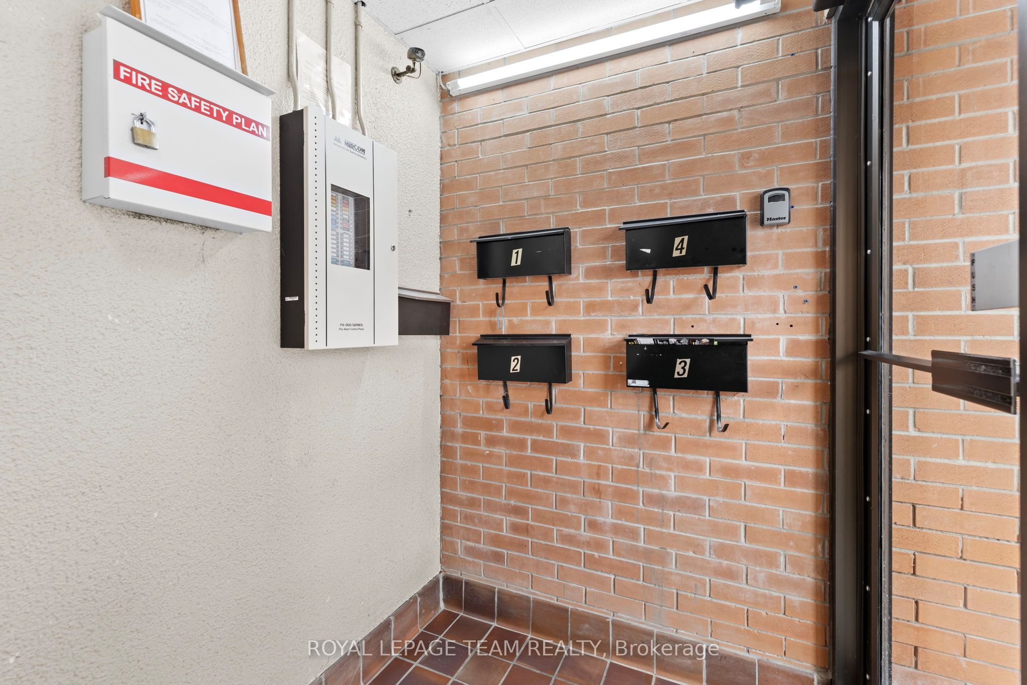 52-58 King Street E Property Photo 9