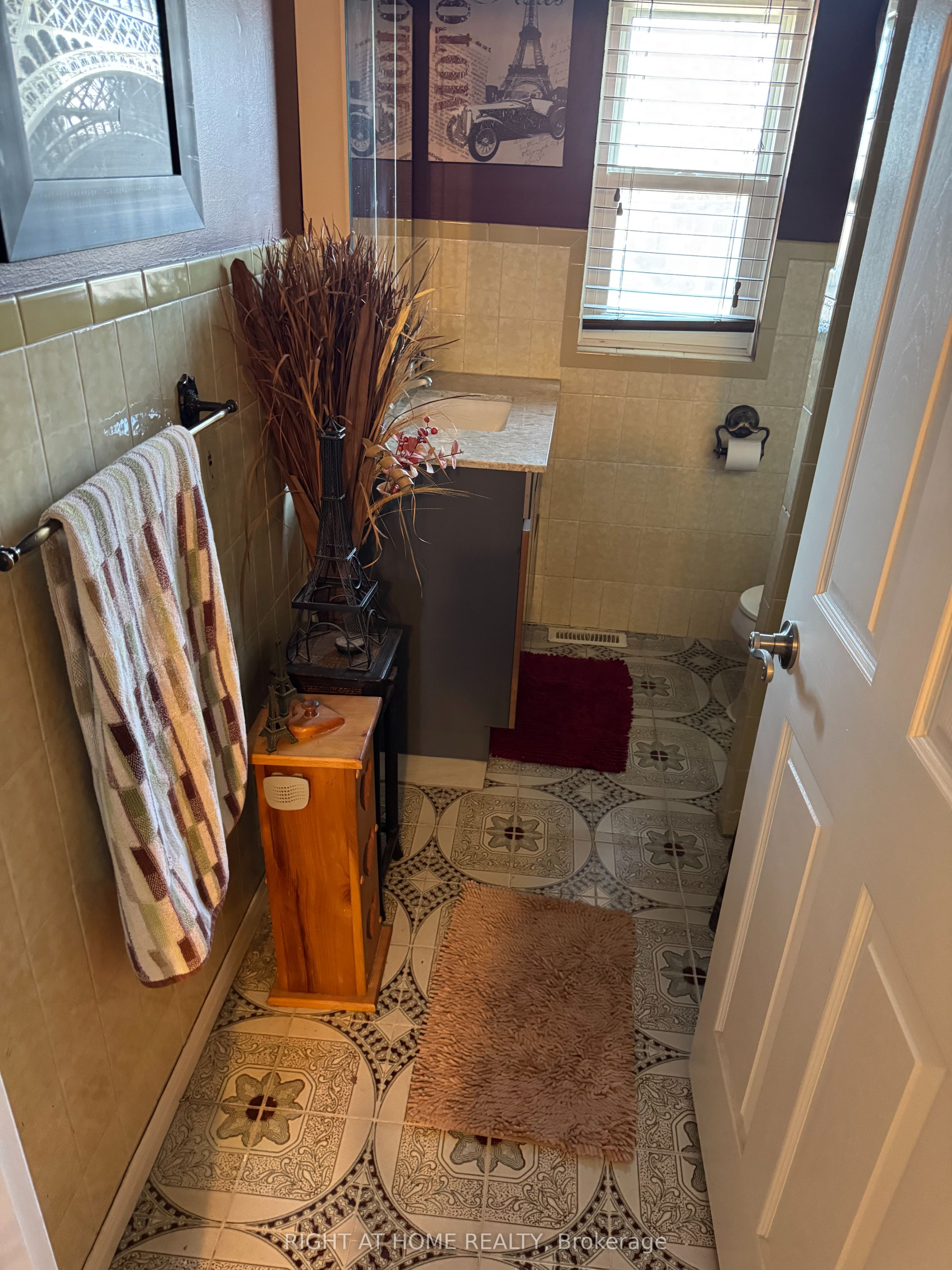 655-91 Giles Boulevard Property Photo 22