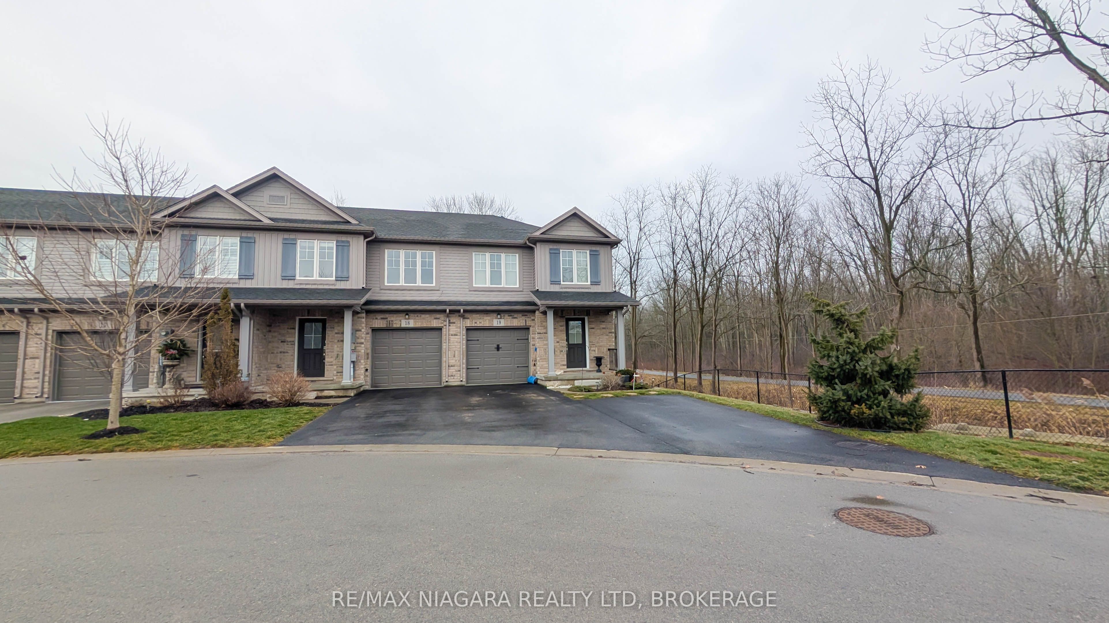 340 Prospect Point Road N 18 Property Photo 1