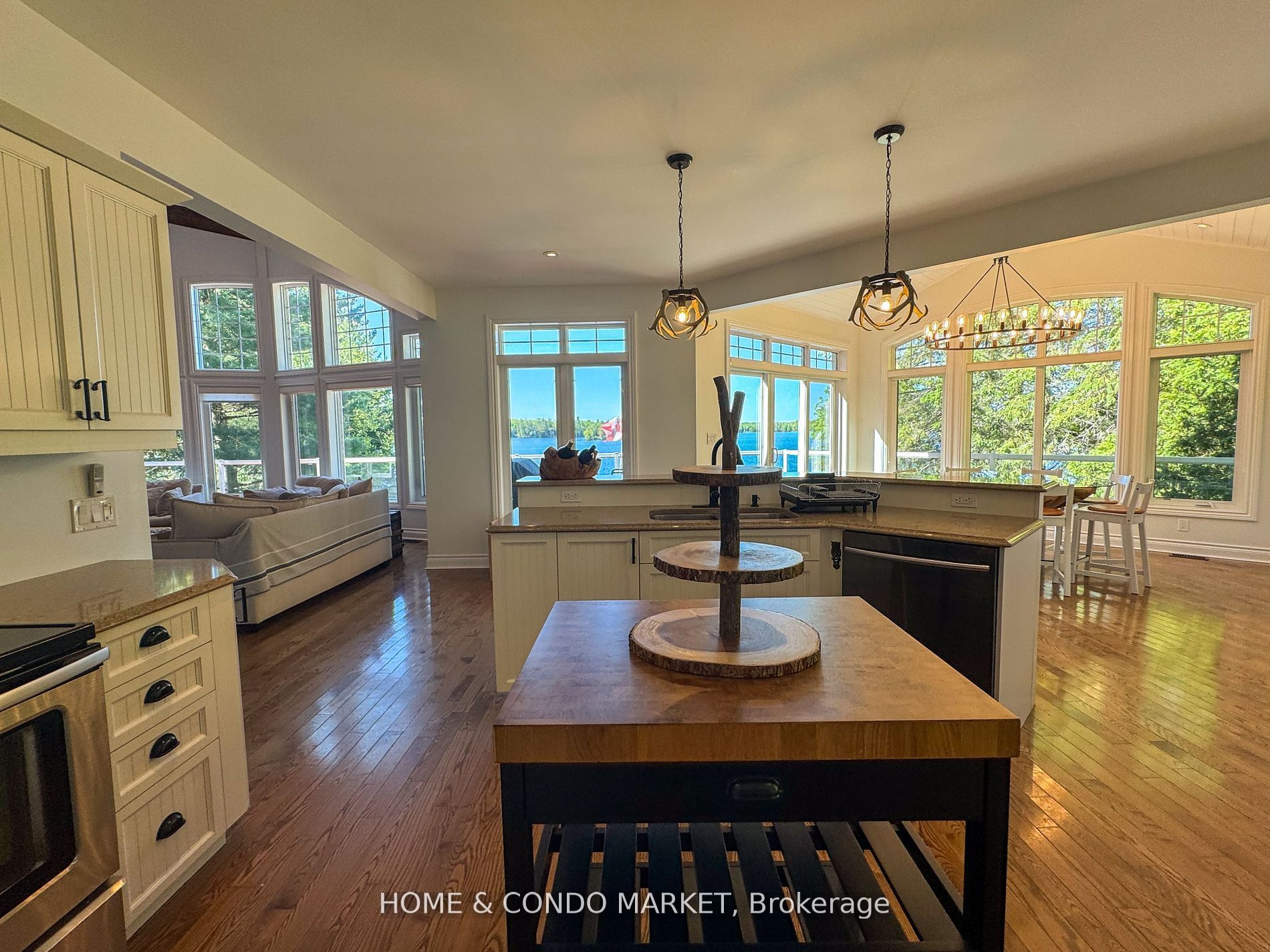 14 Charles Avenue Property Photo 10