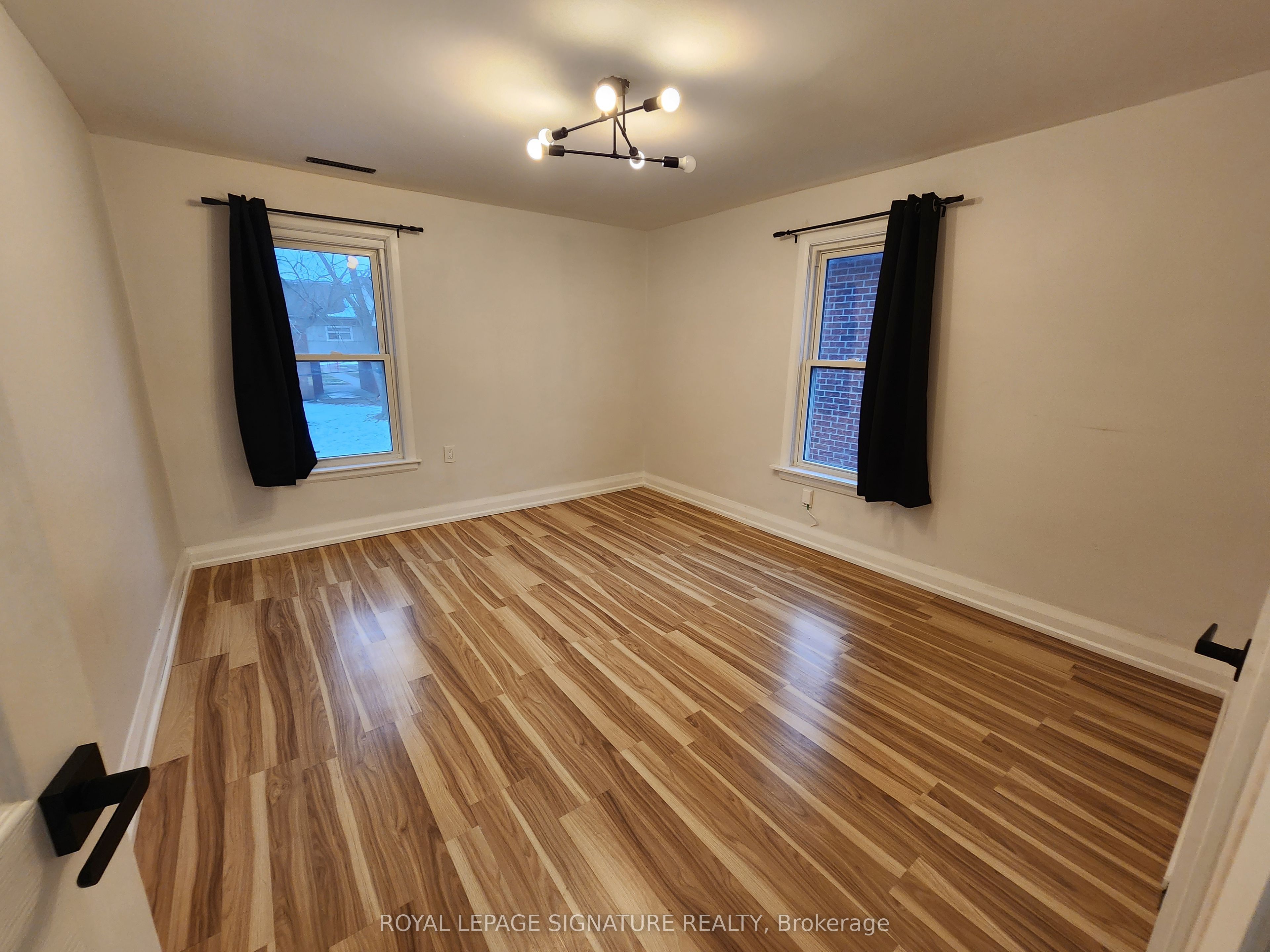 731 St Antoine Crescent Property Photo 4