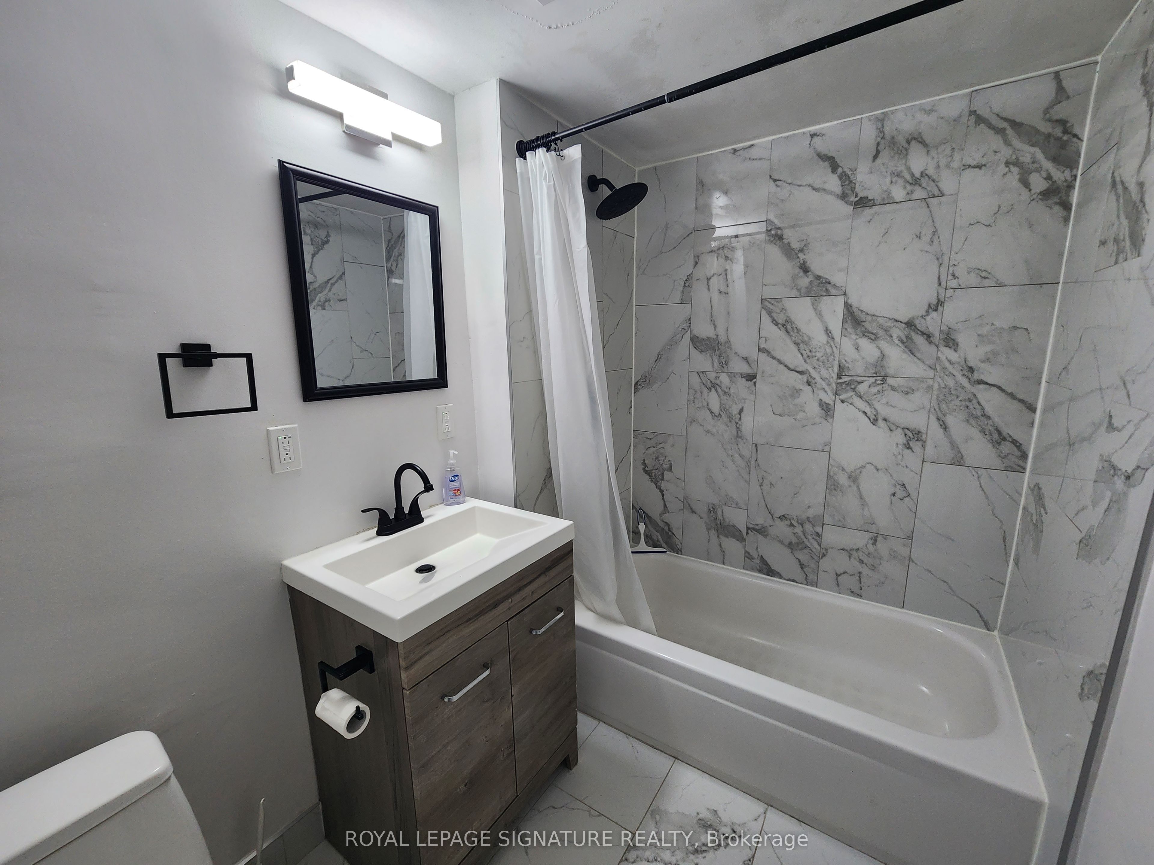 731 St Antoine Crescent Property Photo 14
