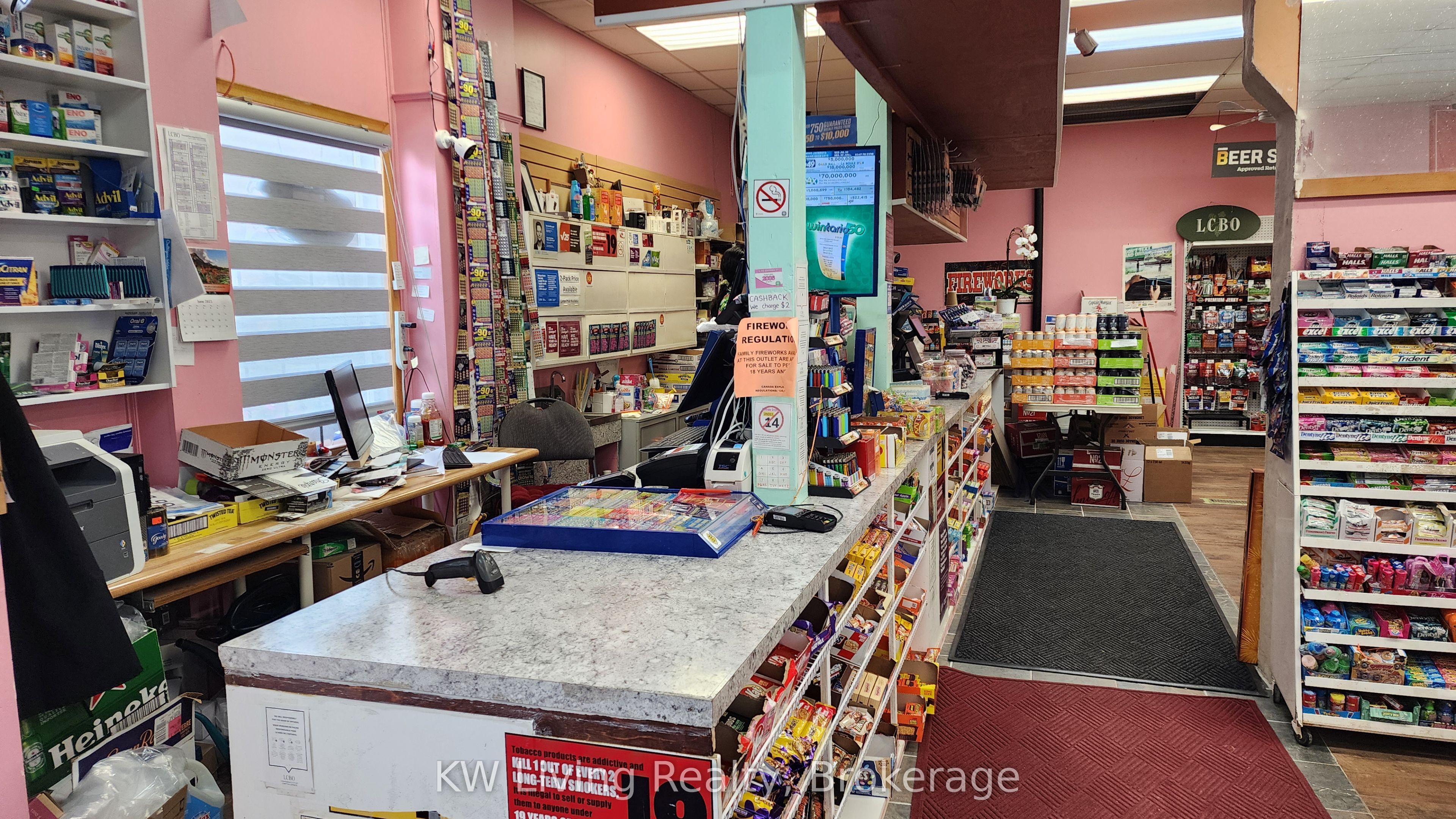 35-37 Yonge Street Property Photo 6