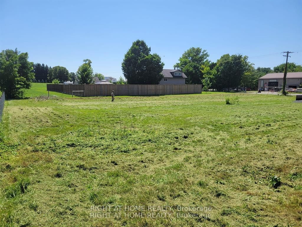 690 Highway 20 W Fonthill Property Photo 1