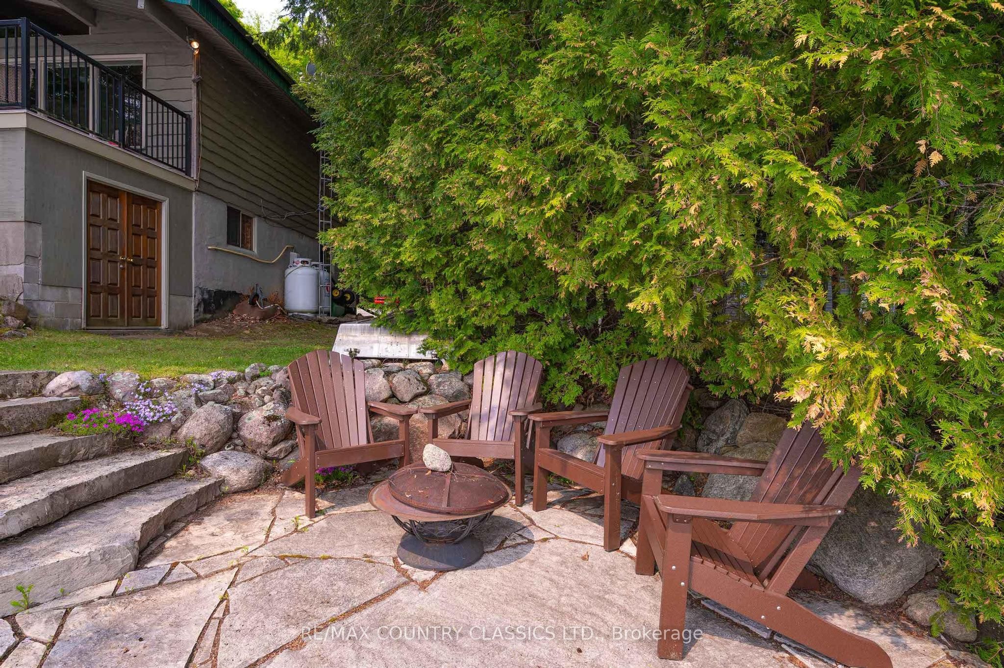 217 Moffat Road Property Photo 12