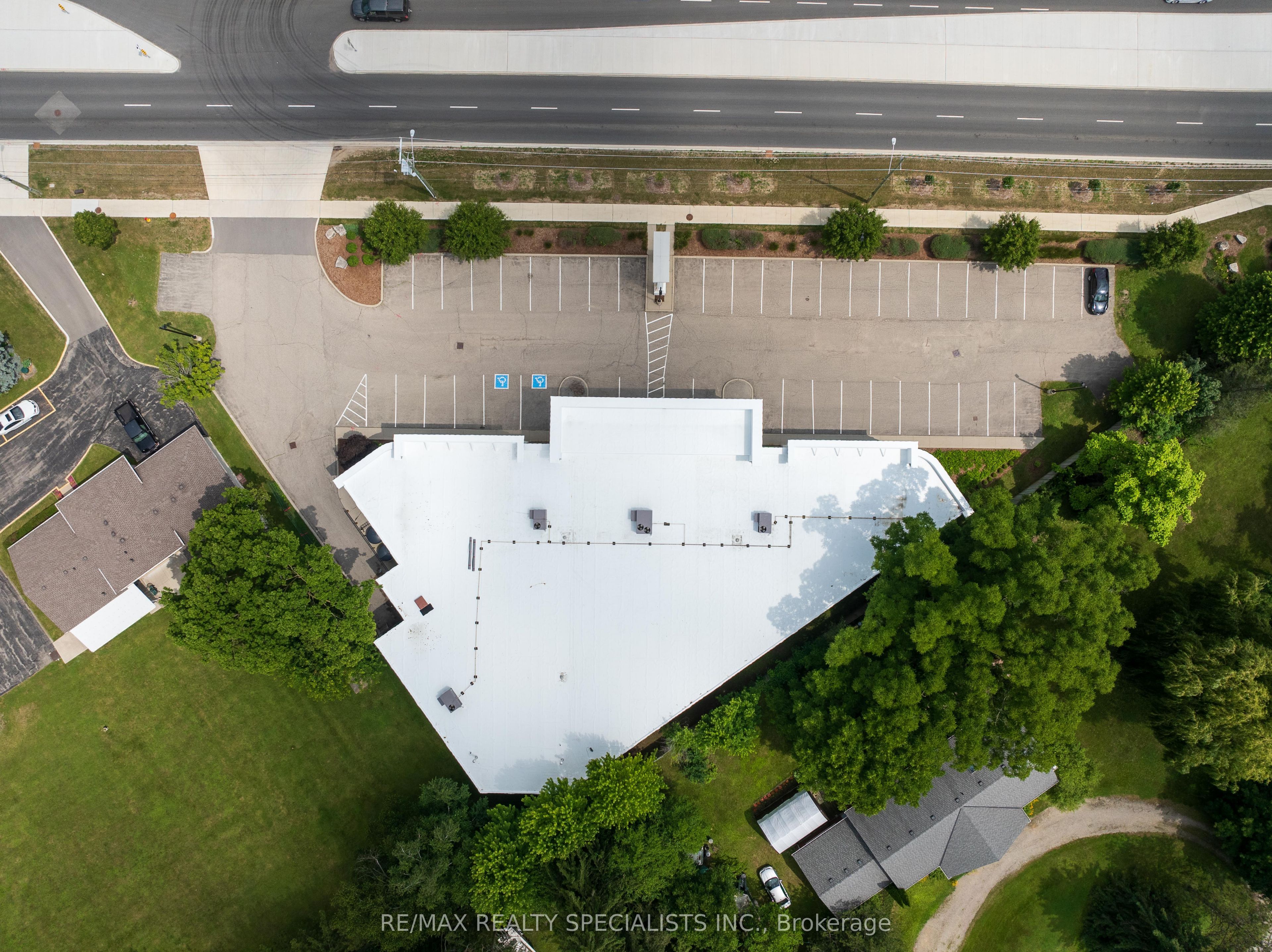 4553 King Street E Property Photo 4