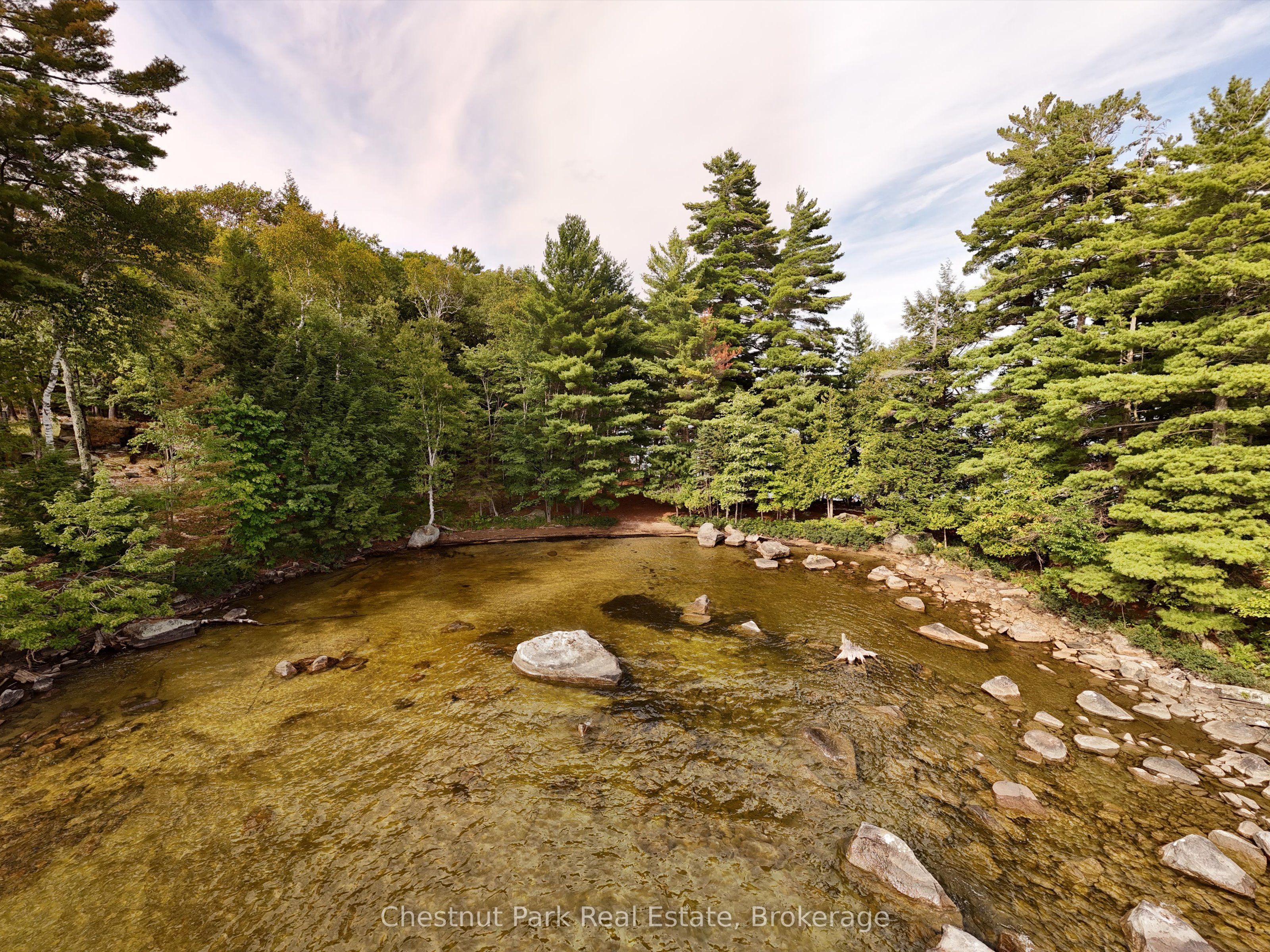 32 Bigwin Island Property Photo 8