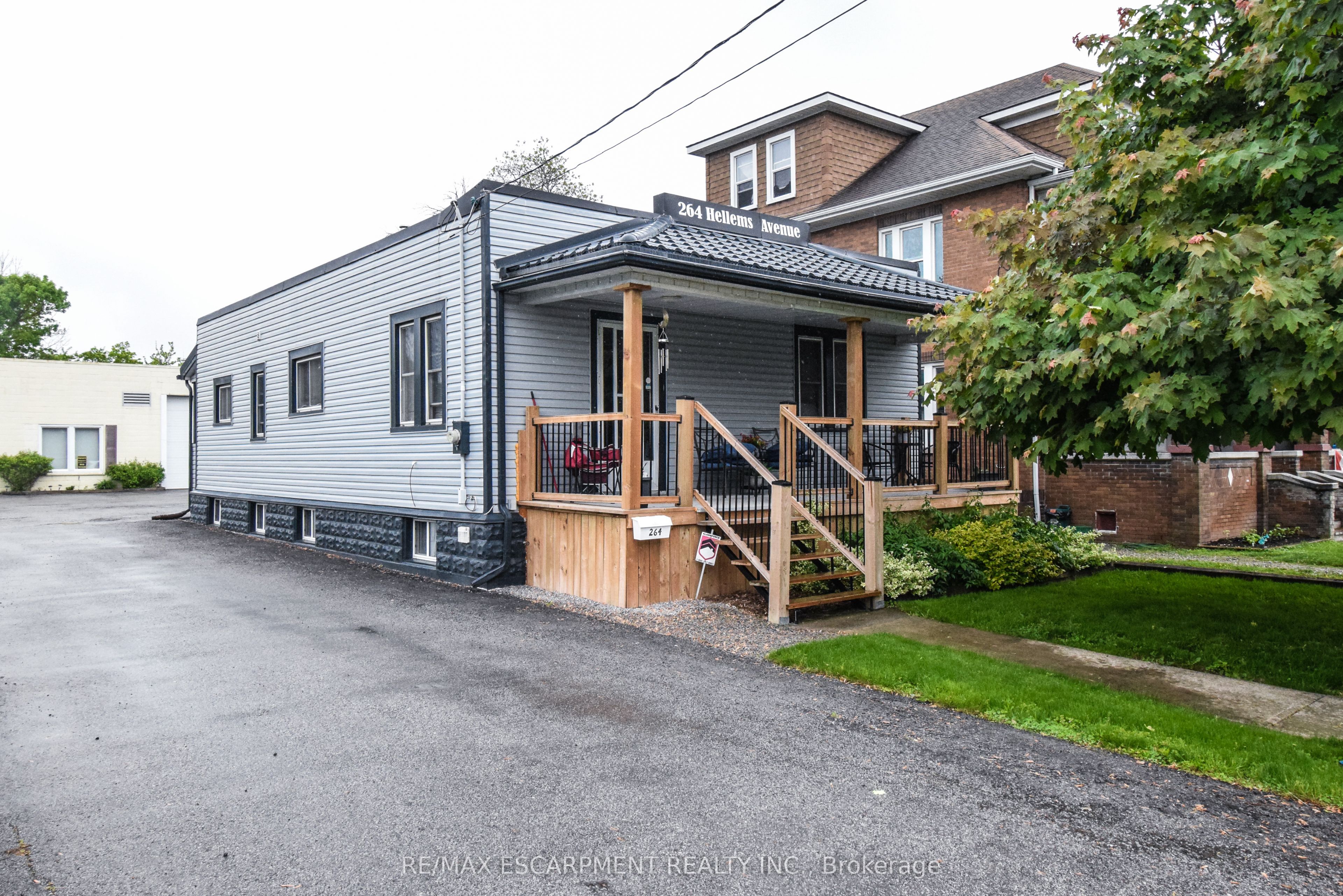 X12918780 Property Photo 1