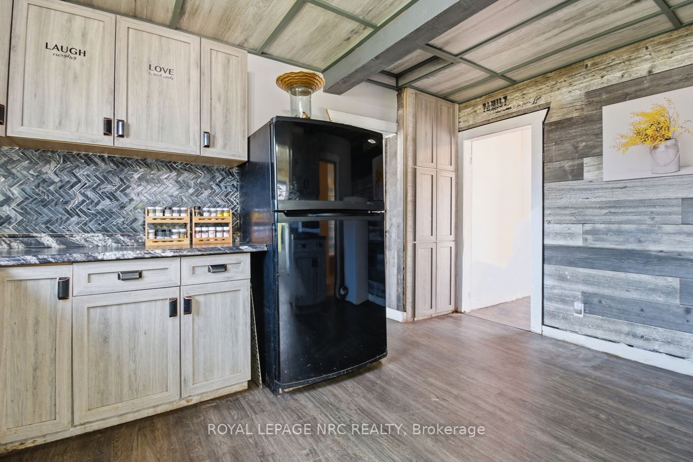 529 Rosehill Road Property Photo 3