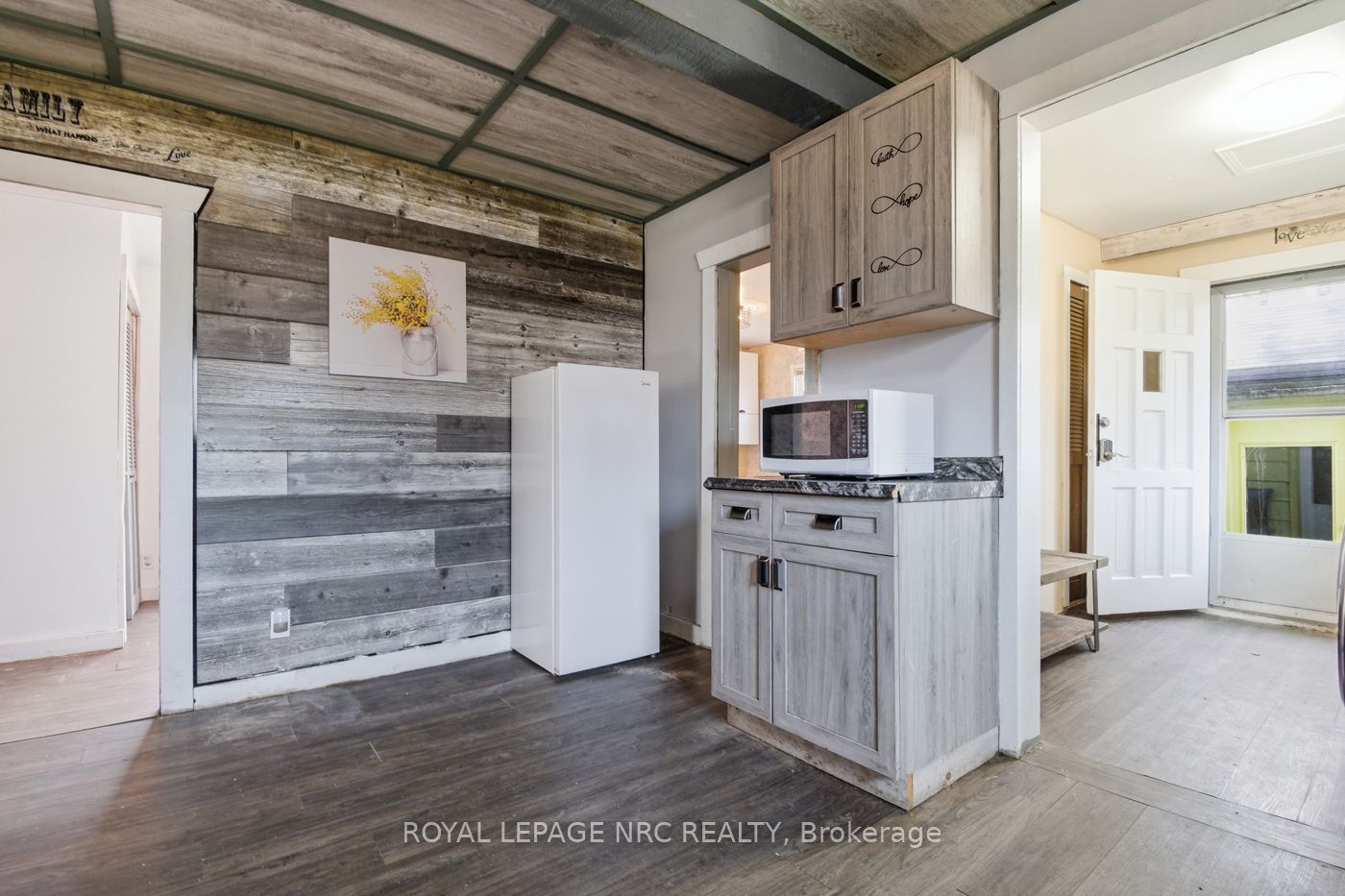 529 Rosehill Road Property Photo 4