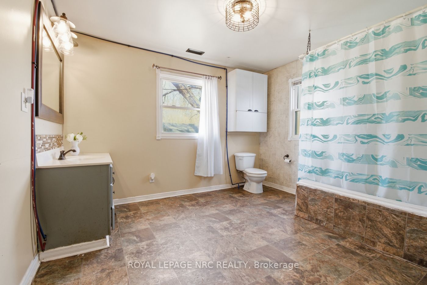 529 Rosehill Road Property Photo 23