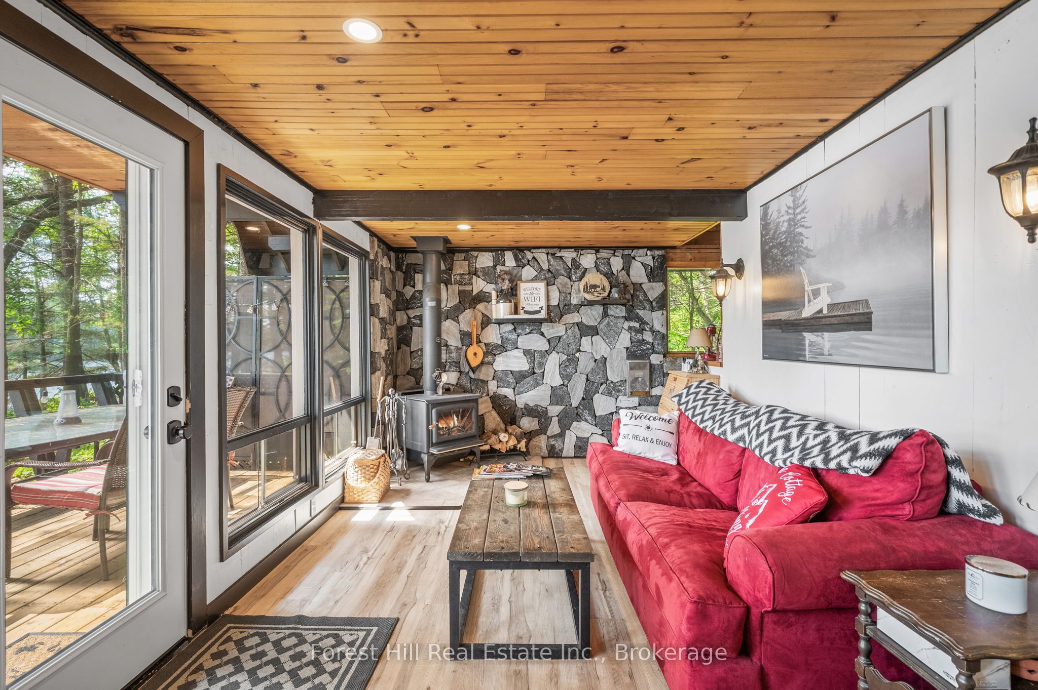 1099 Bracken Trail Property Photo 8