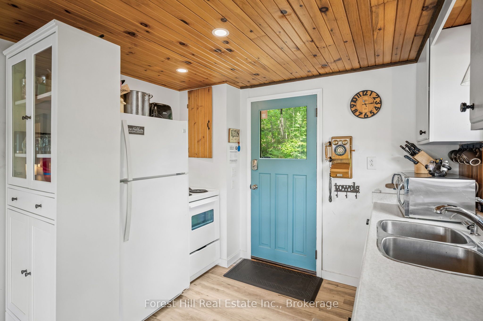 1099 Bracken Trail Property Photo 13