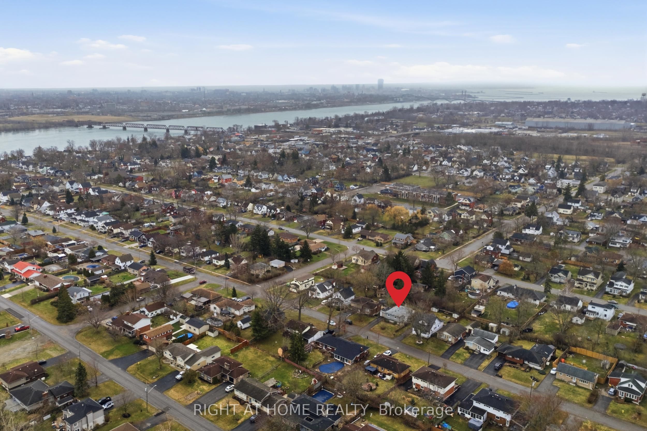 313 Bowen Road