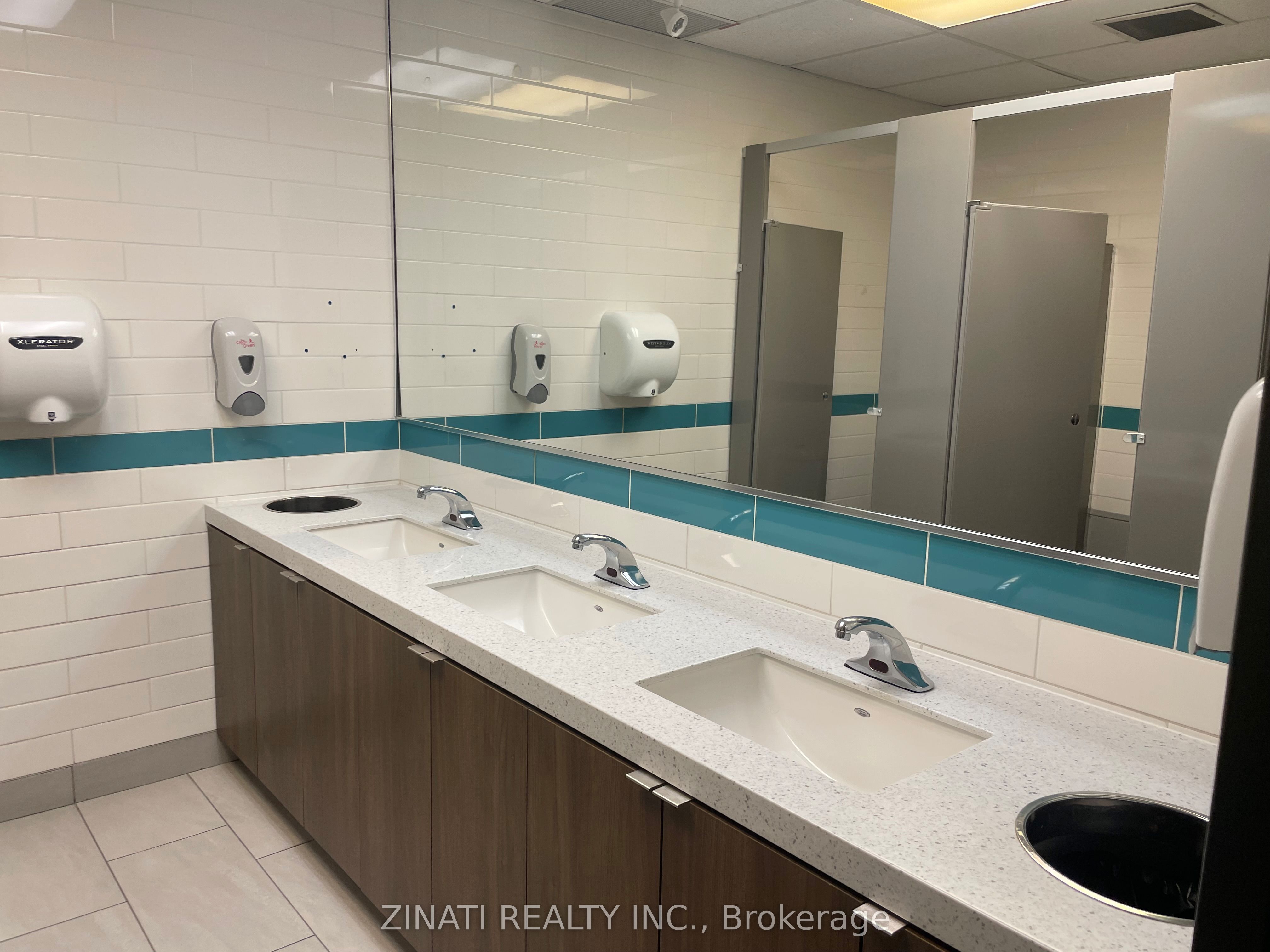 2060 Walkley Road Property Photo 27
