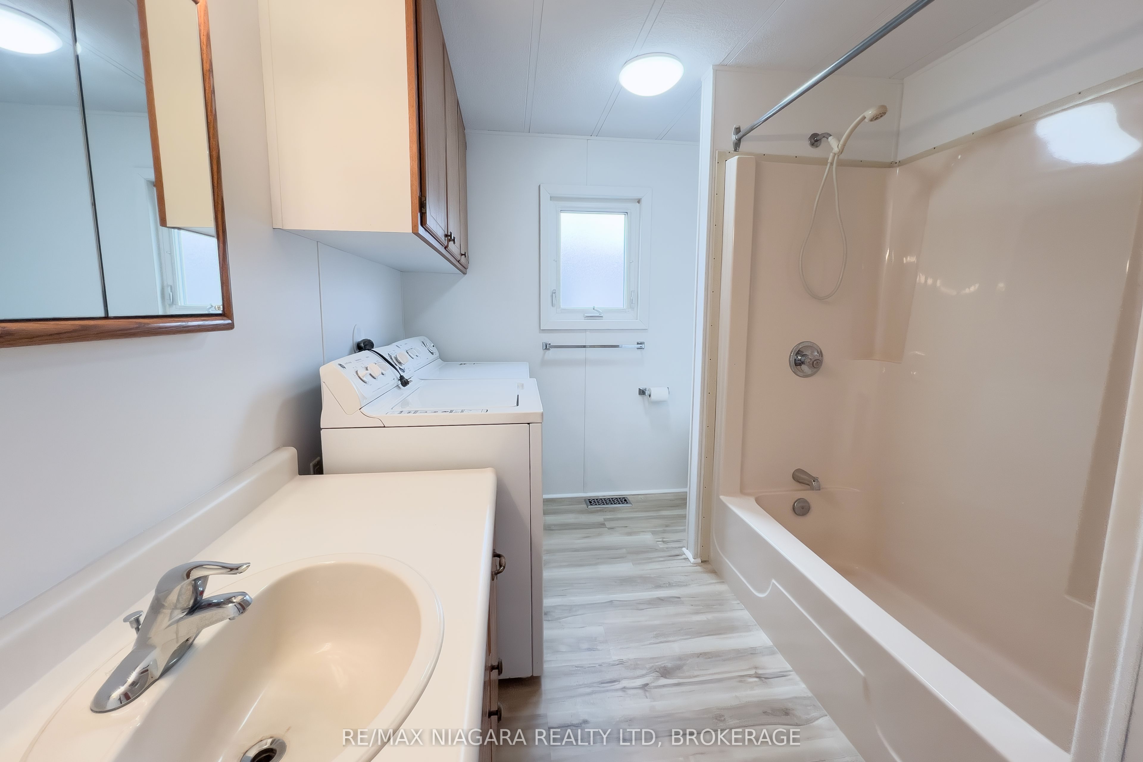 3033 Townline Road 74 Property Photo 10