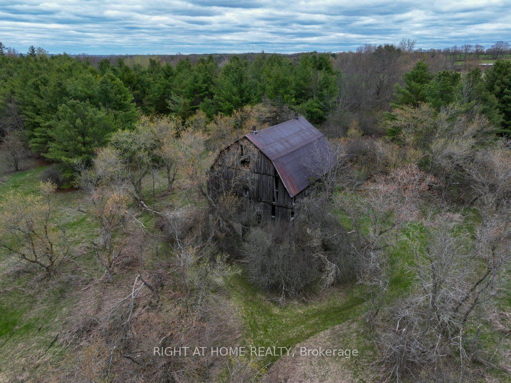 262 Golf Course Road W Property Photo 11