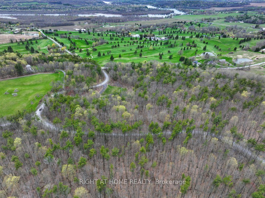 262 Golf Course Road W Property Photo 14
