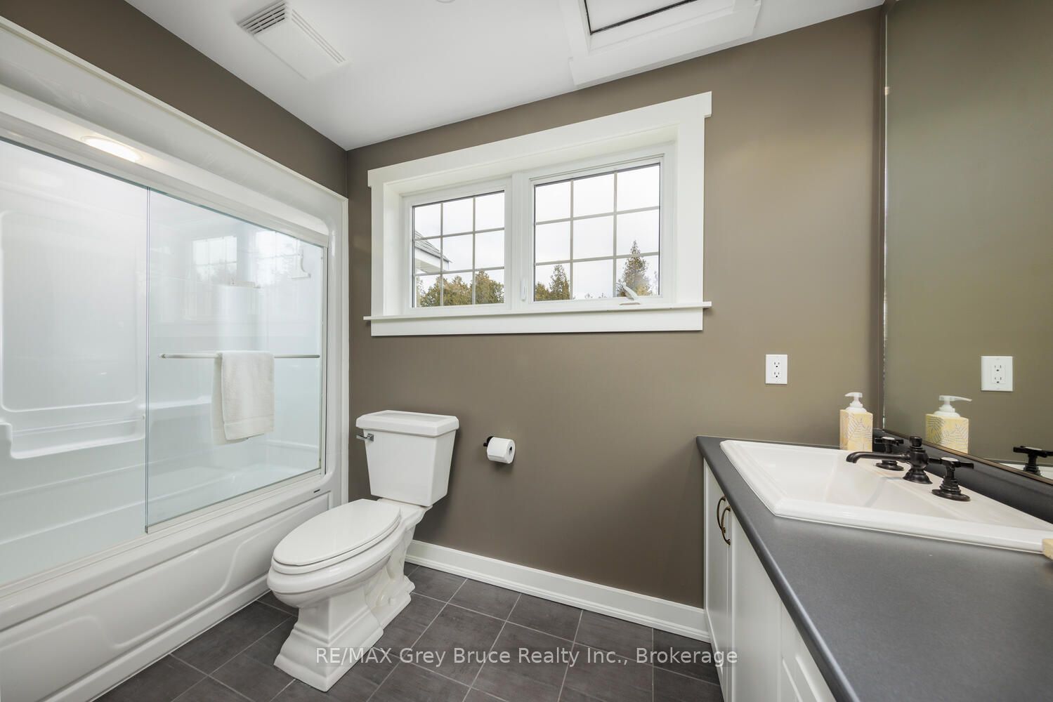 90 Greenough Point Road Property Photo 26
