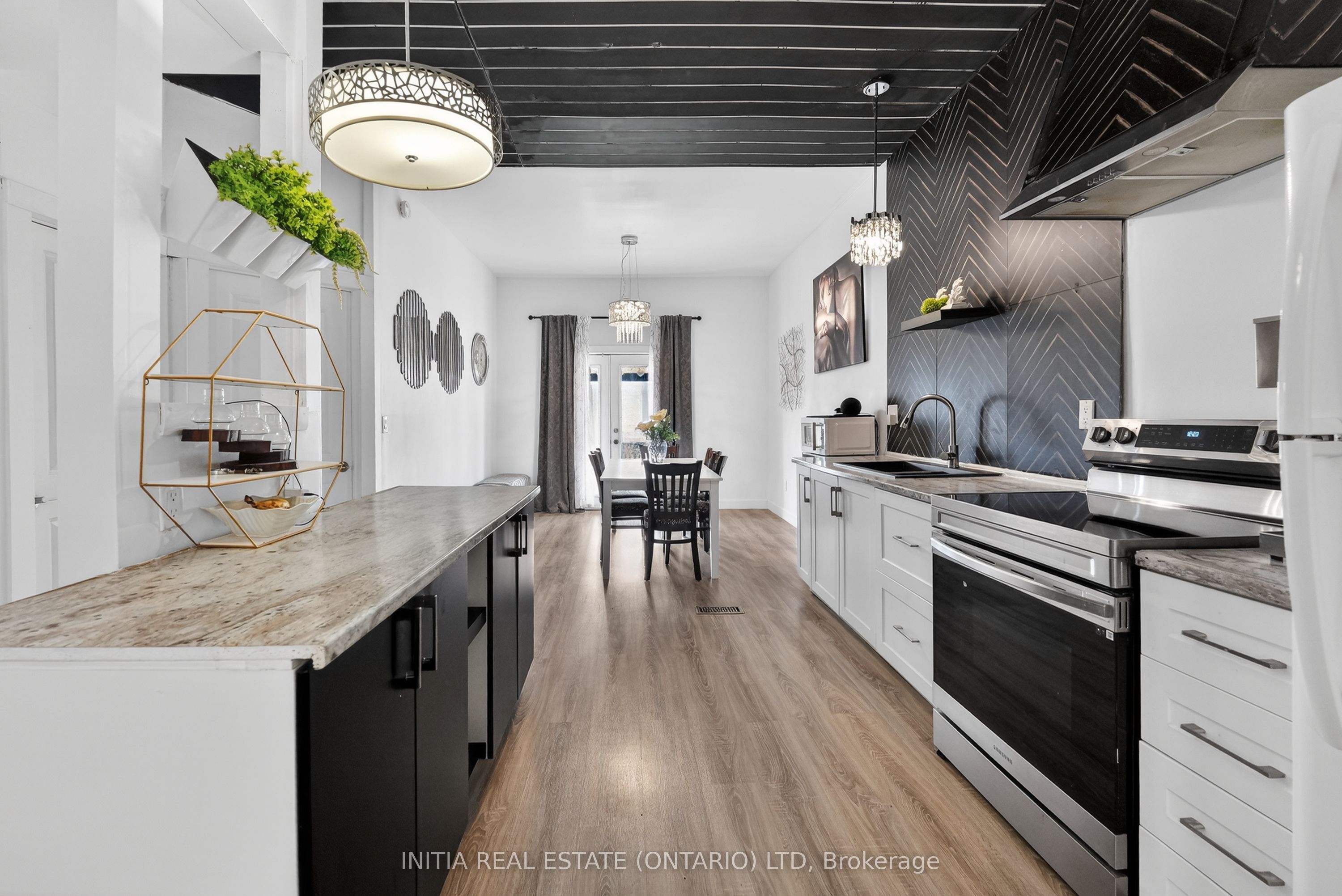 3911 Warehouse Street Property Photo 4