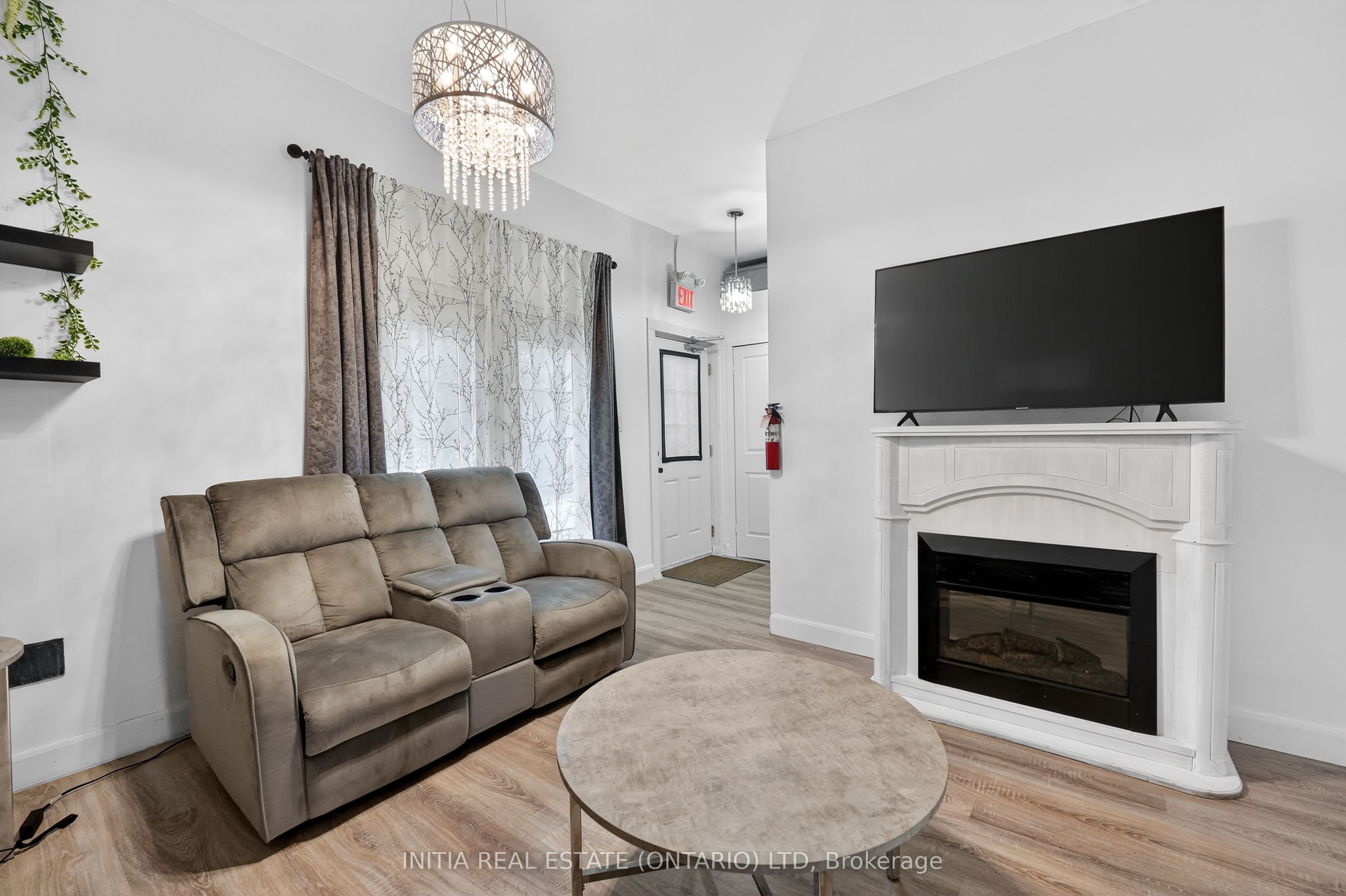 3911 Warehouse Street Property Photo 10