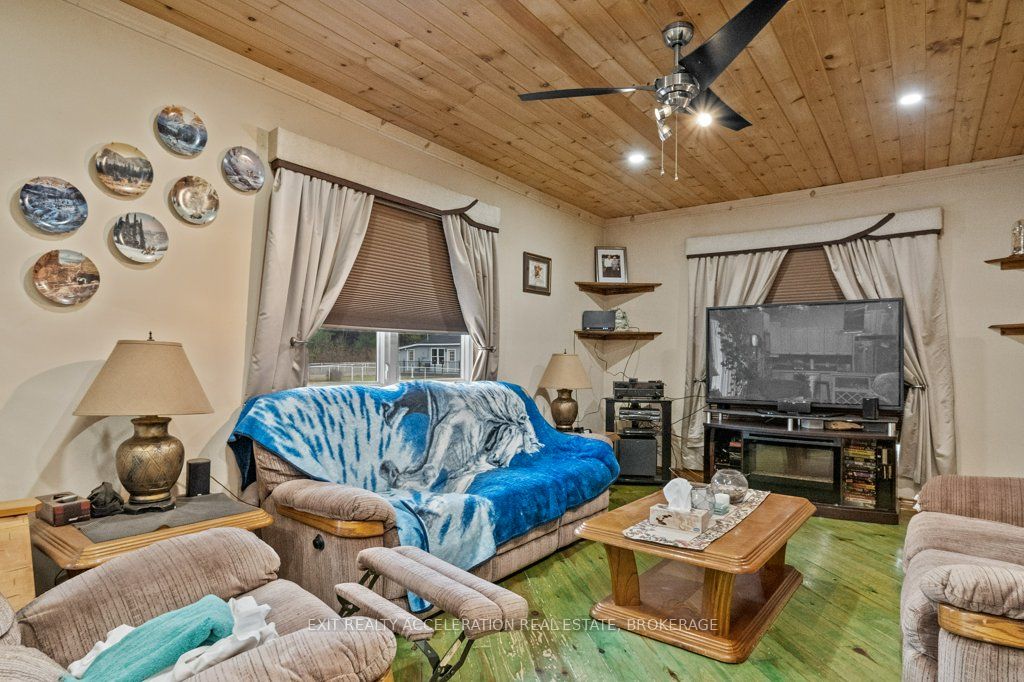 14 West Park Lane Property Photo 13
