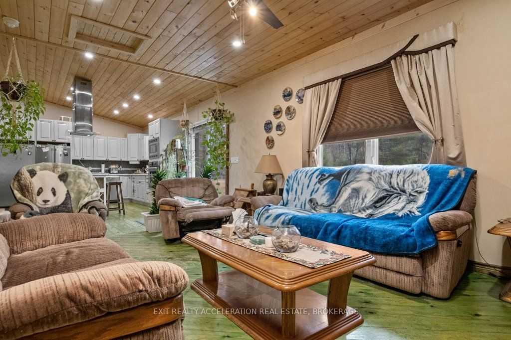 14 West Park Lane Property Photo 14