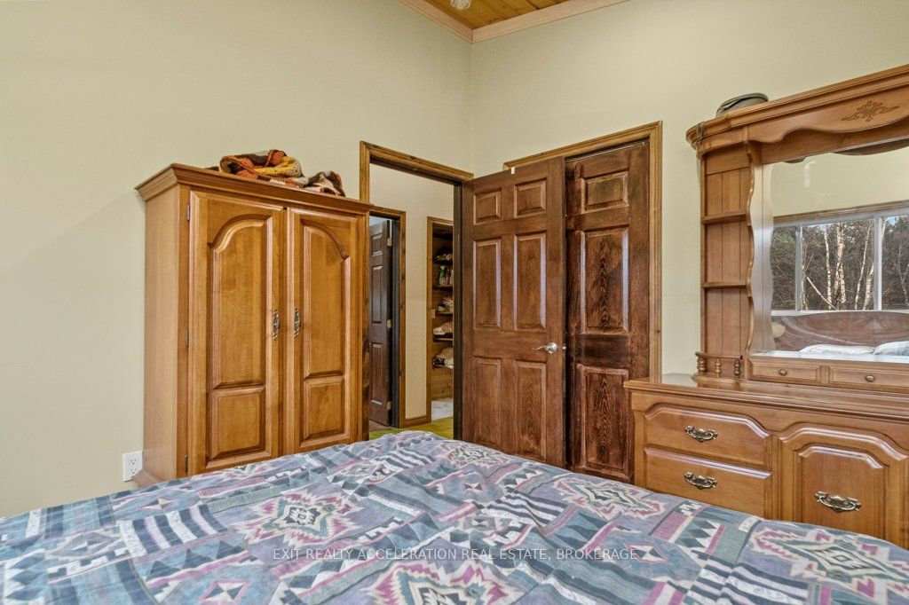 14 West Park Lane Property Photo 23
