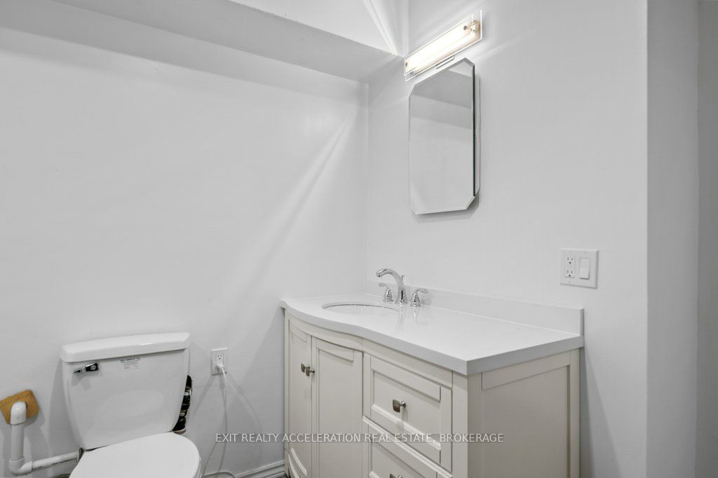 14 West Park Lane Property Photo 29