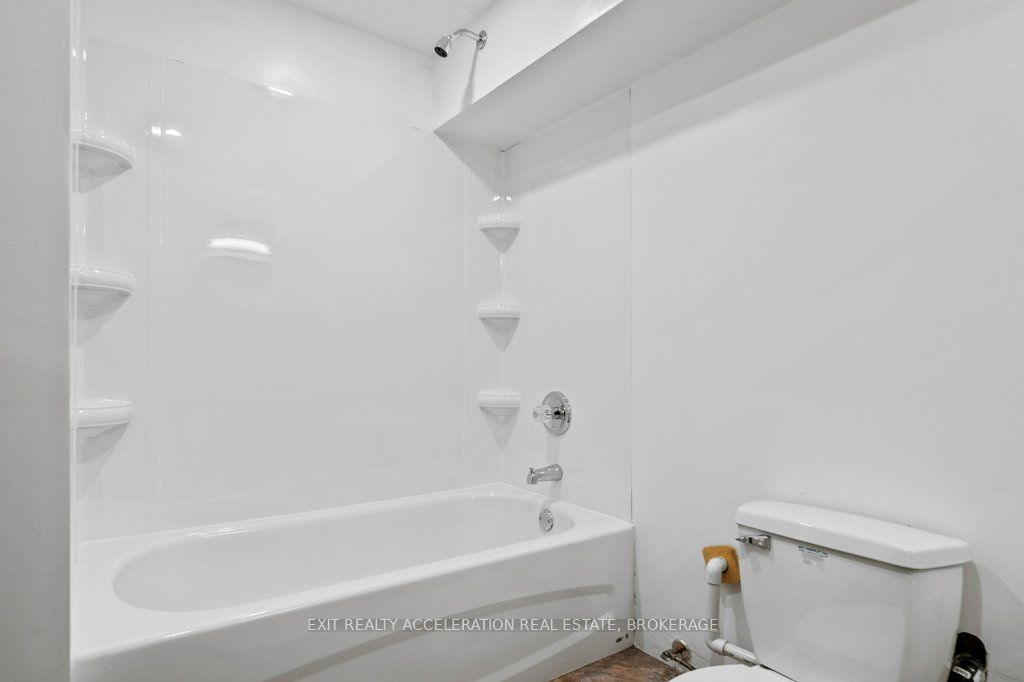 14 West Park Lane Property Photo 30