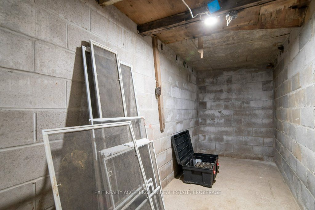 14 West Park Lane Property Photo 32