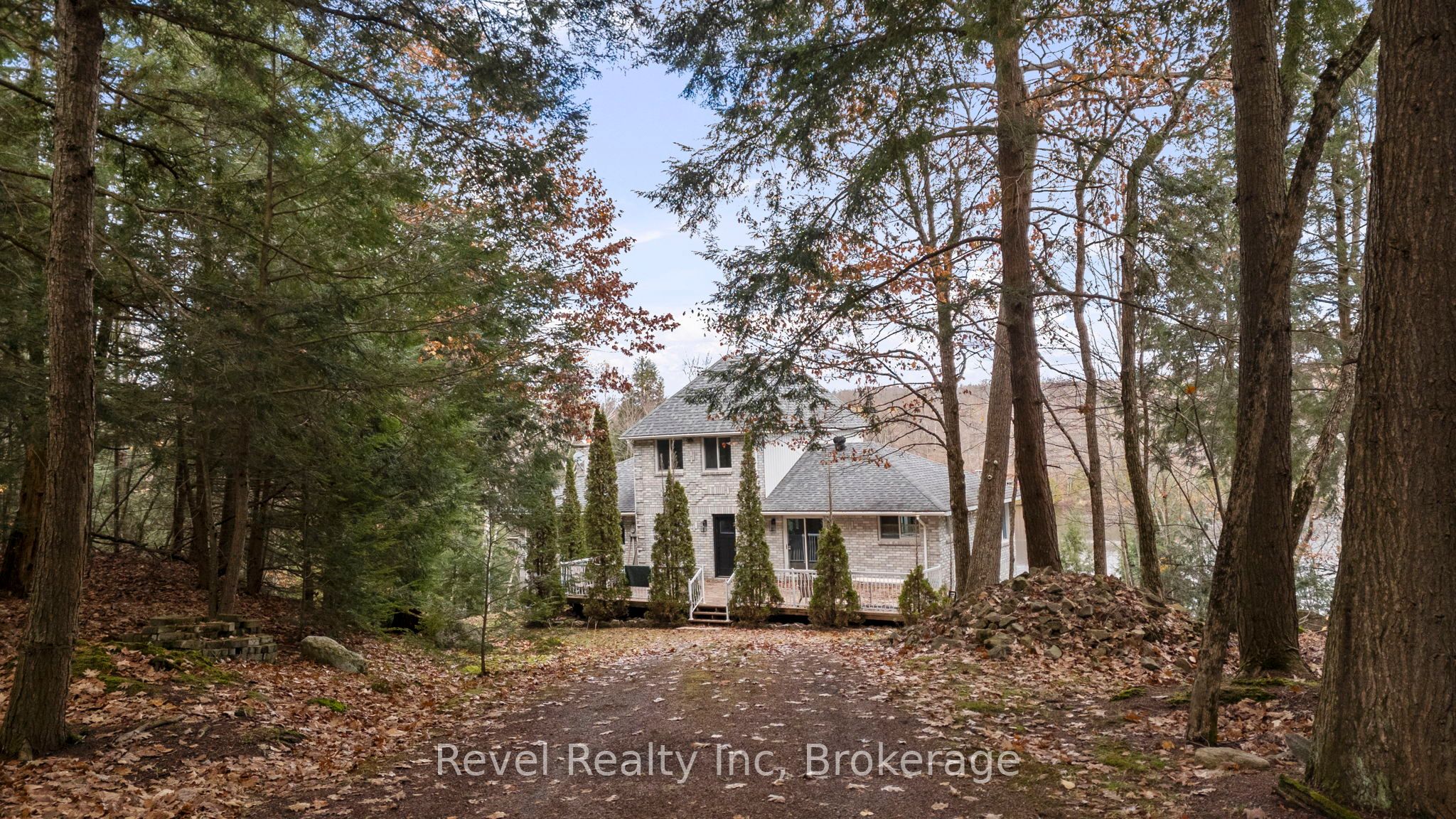 75 Silver Point Drive Property Photo 2