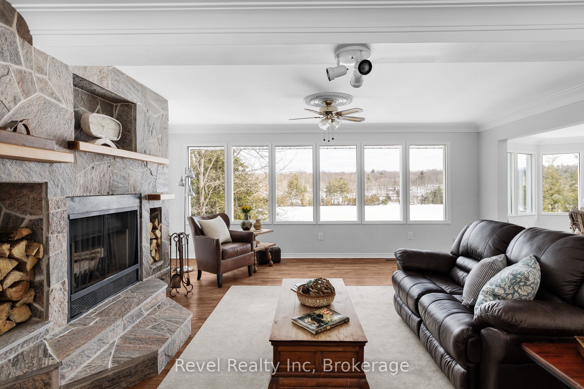75 Silver Point Drive Property Photo 7