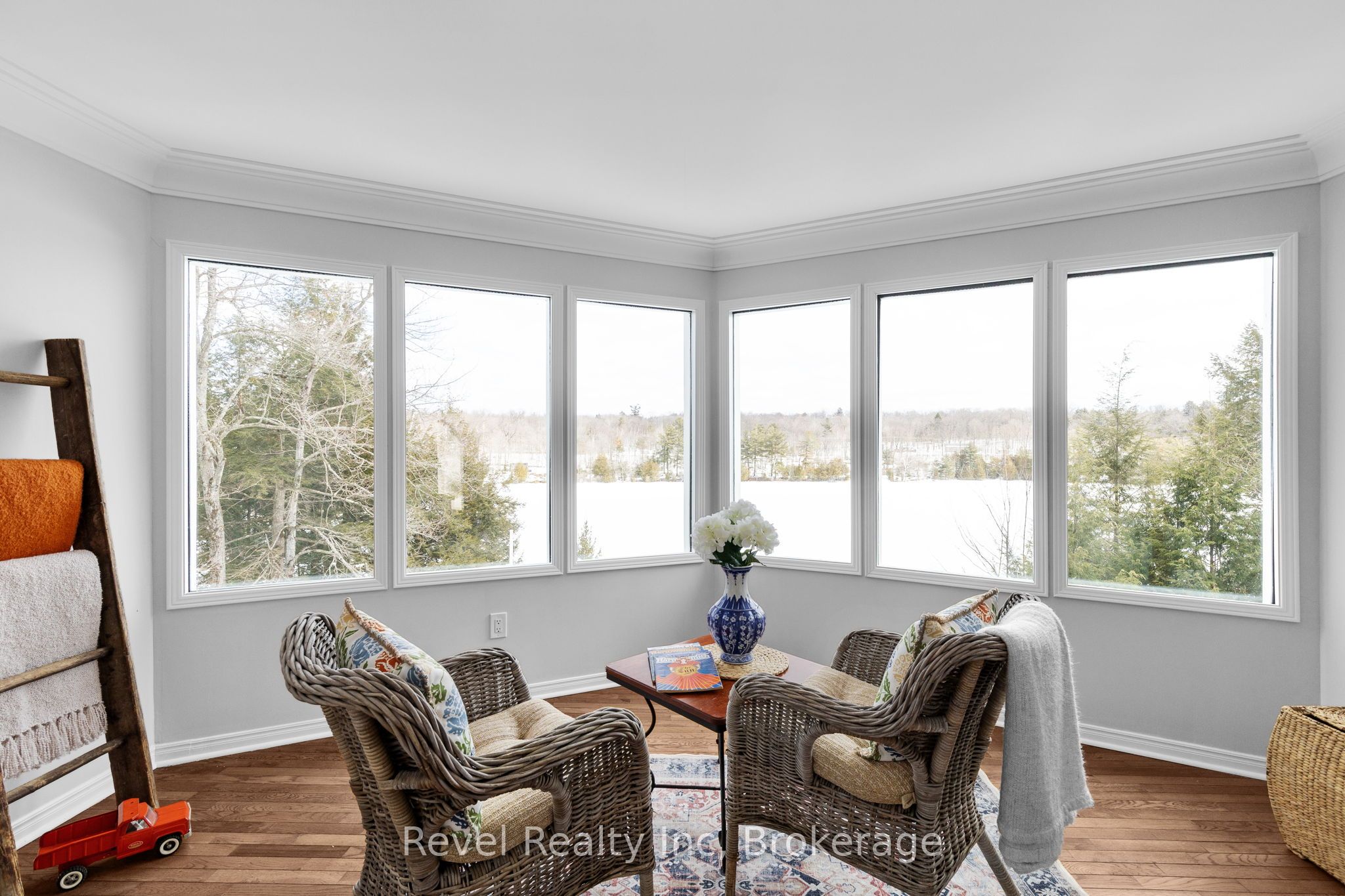 75 Silver Point Drive Property Photo 10