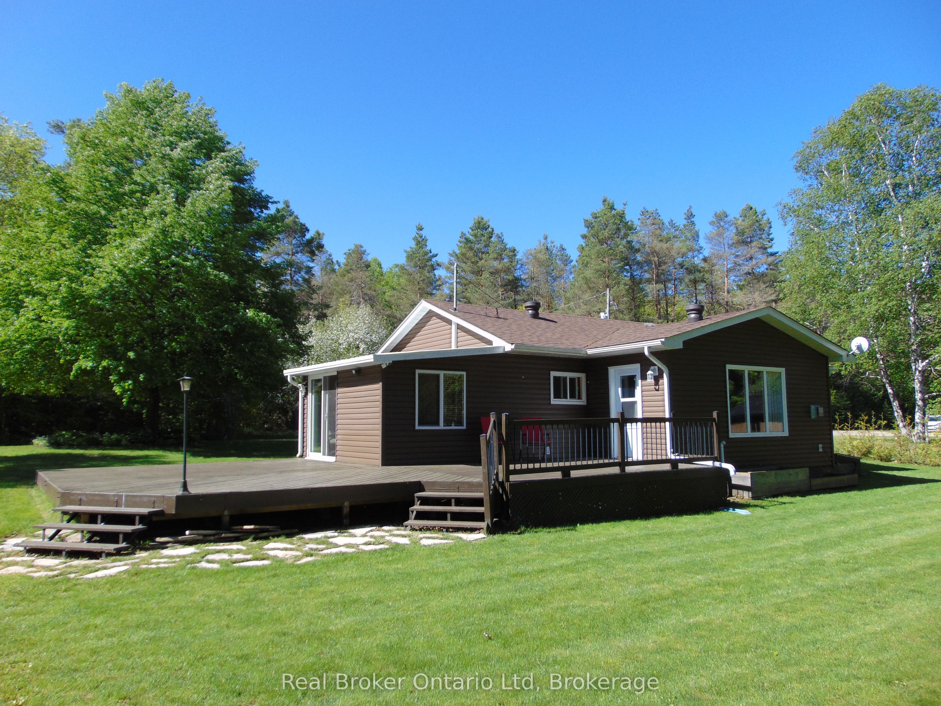 16 Twin River Drive N Property Photo 1
