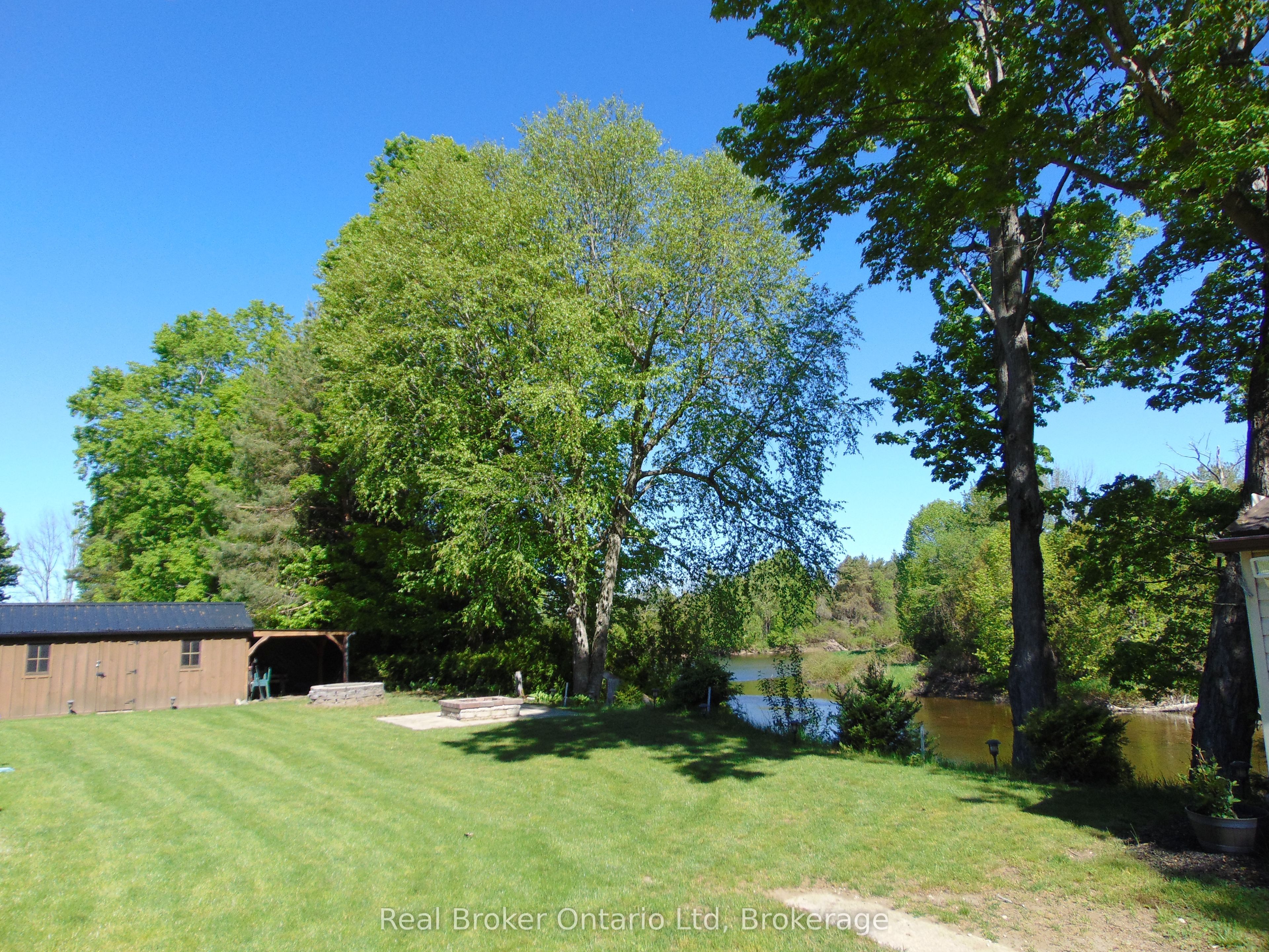 16 Twin River Drive N Property Photo 4