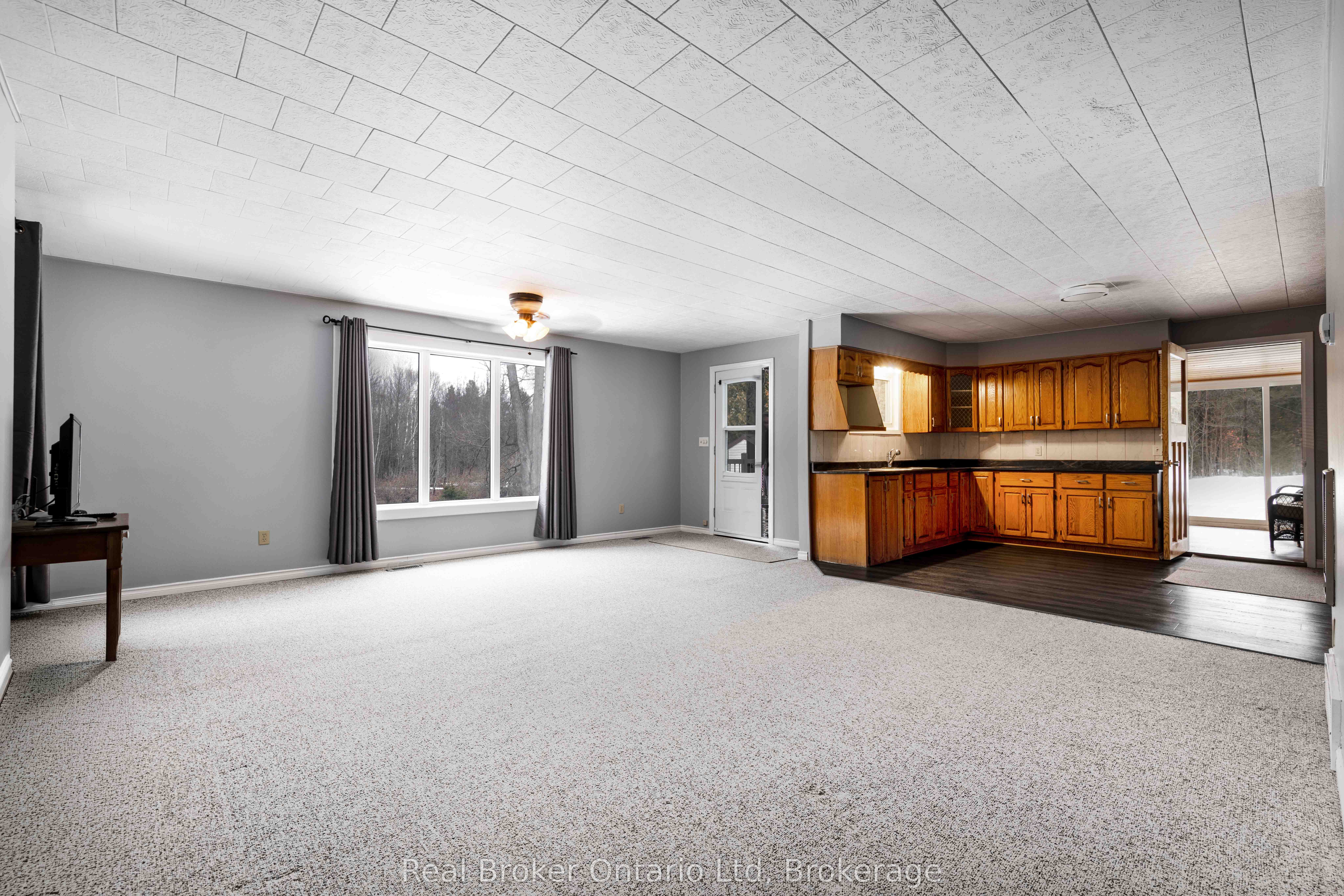16 Twin River Drive N Property Photo 7