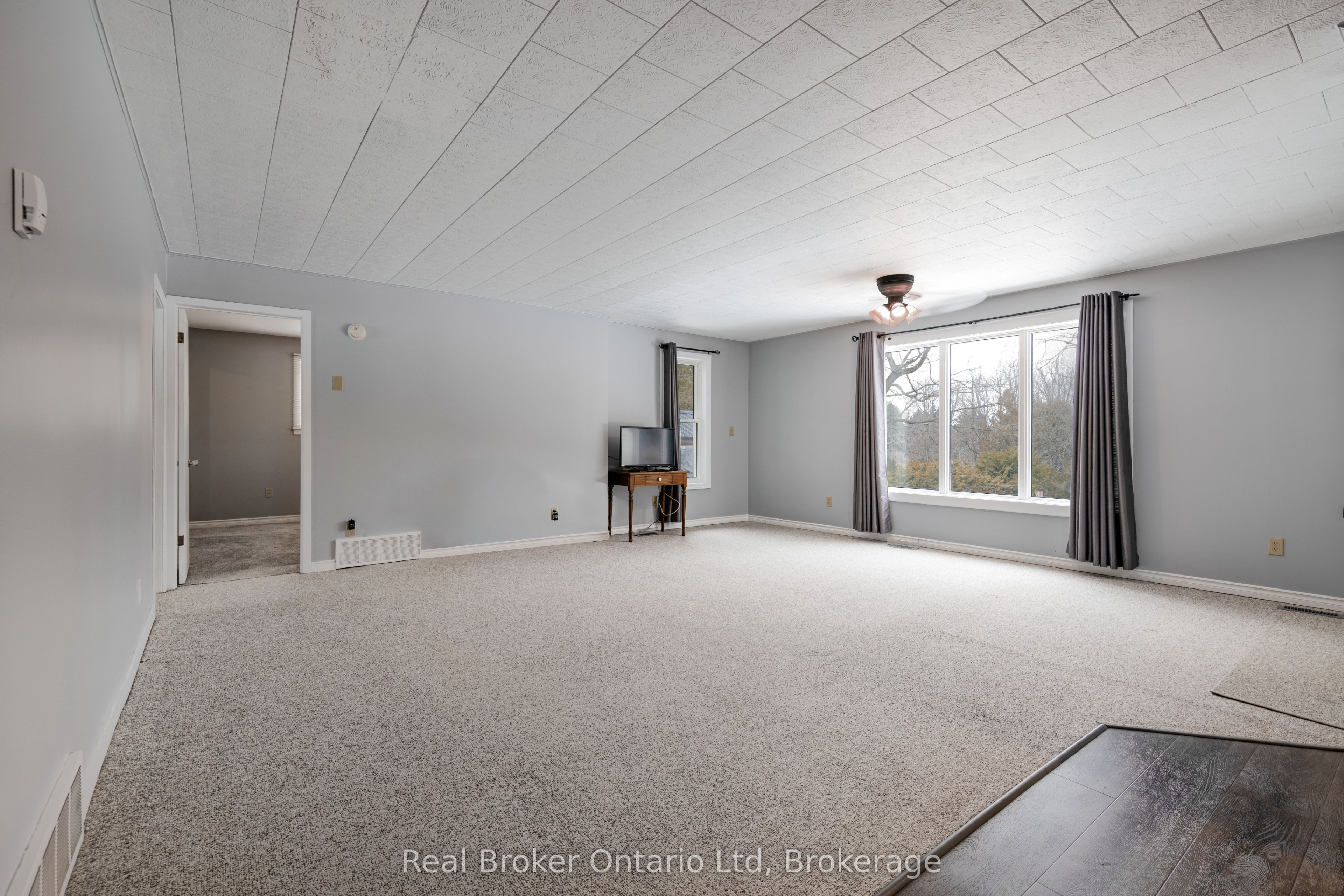 16 Twin River Drive N Property Photo 11