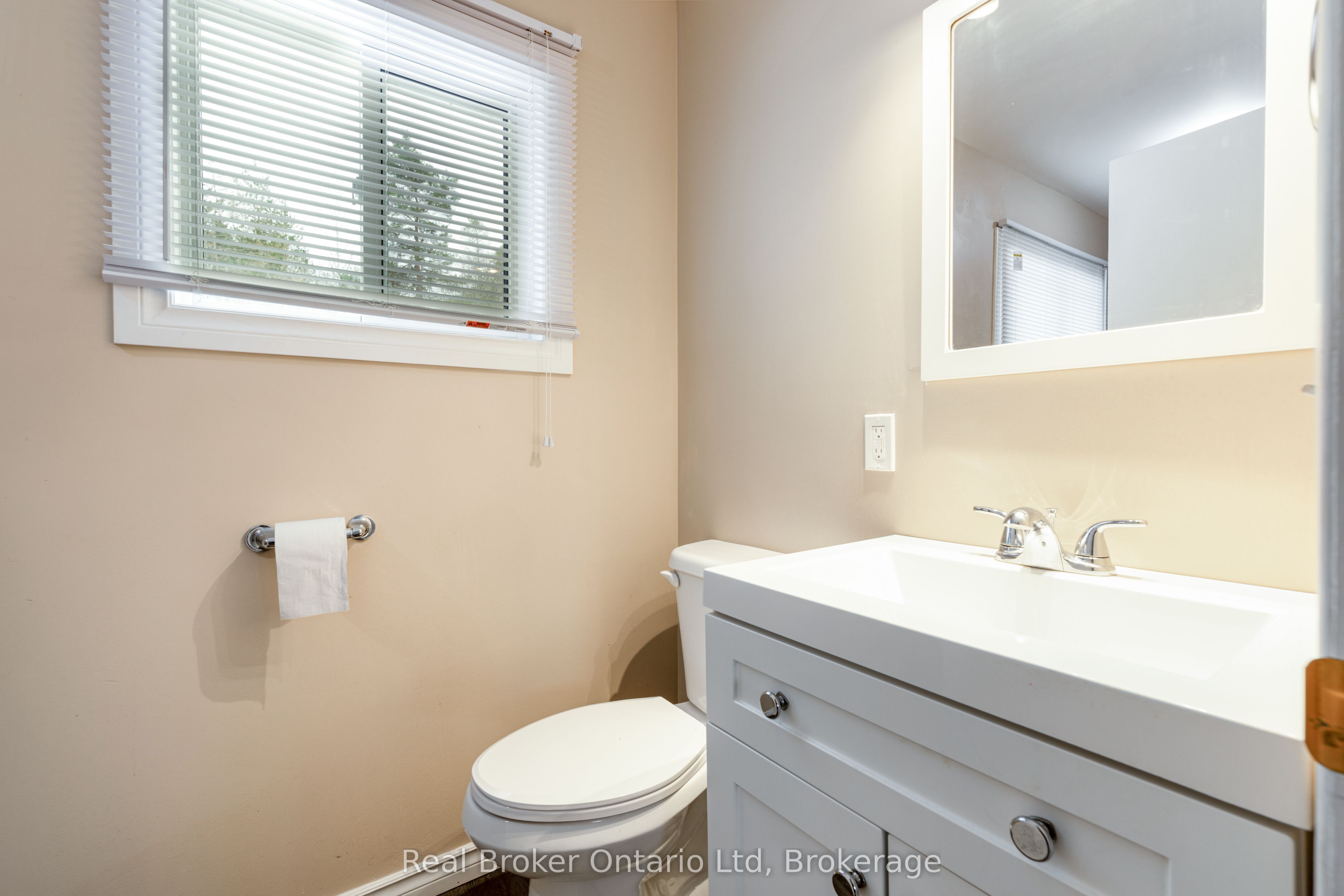 16 Twin River Drive N Property Photo 15