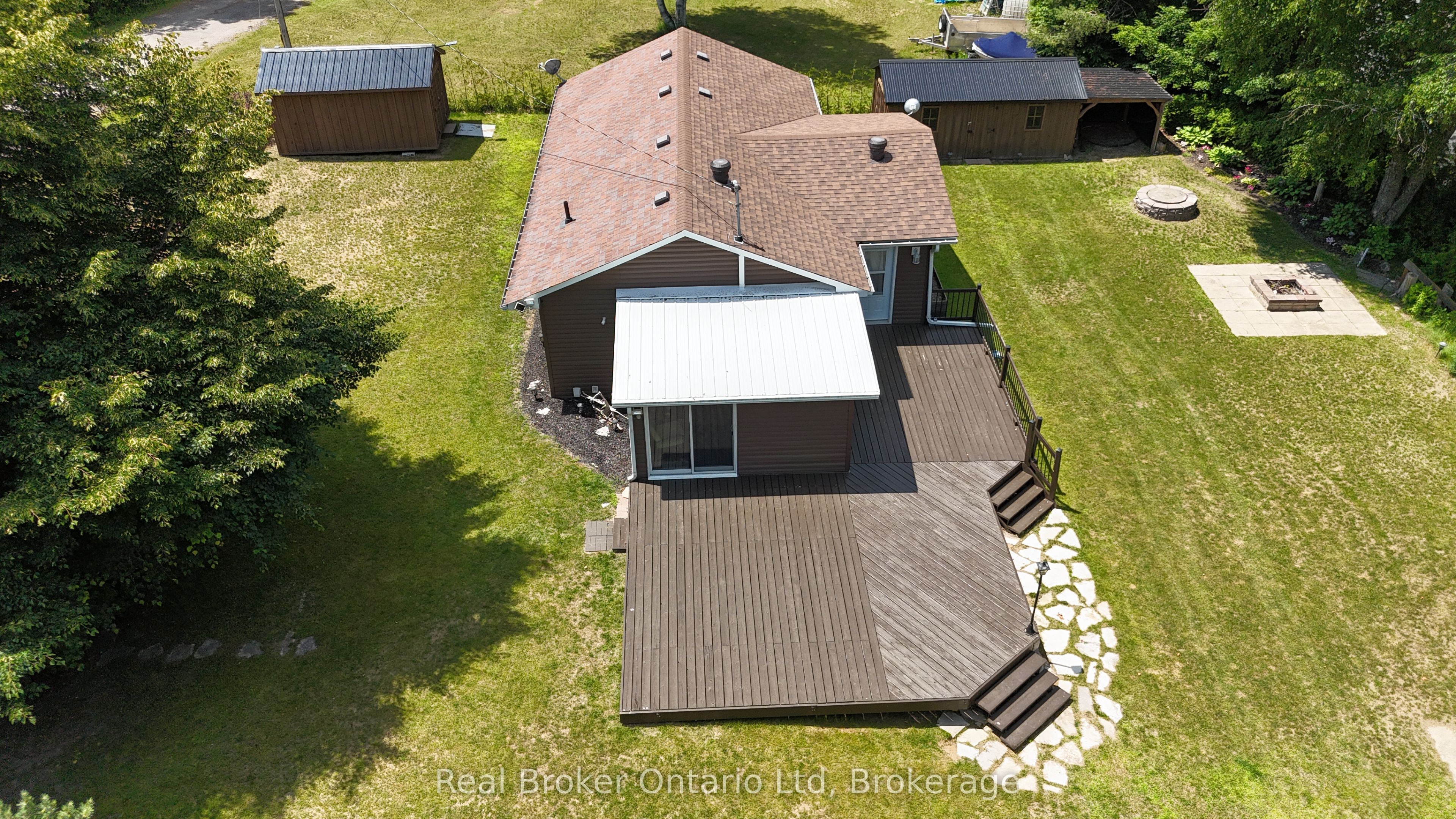 16 Twin River Drive N Property Photo 33