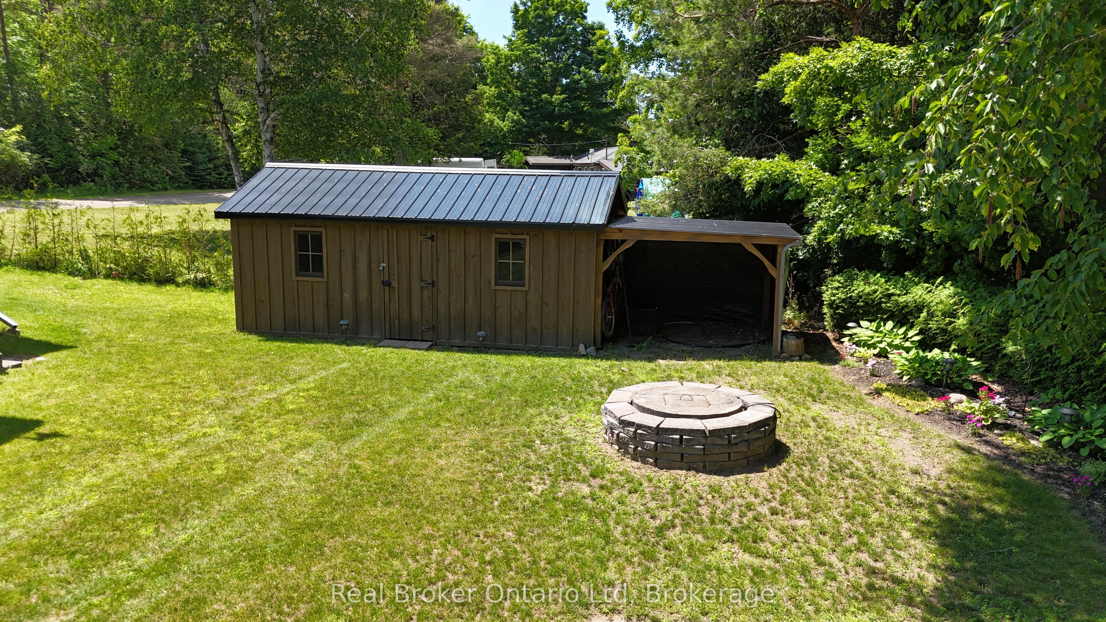 16 Twin River Drive N Property Photo 38