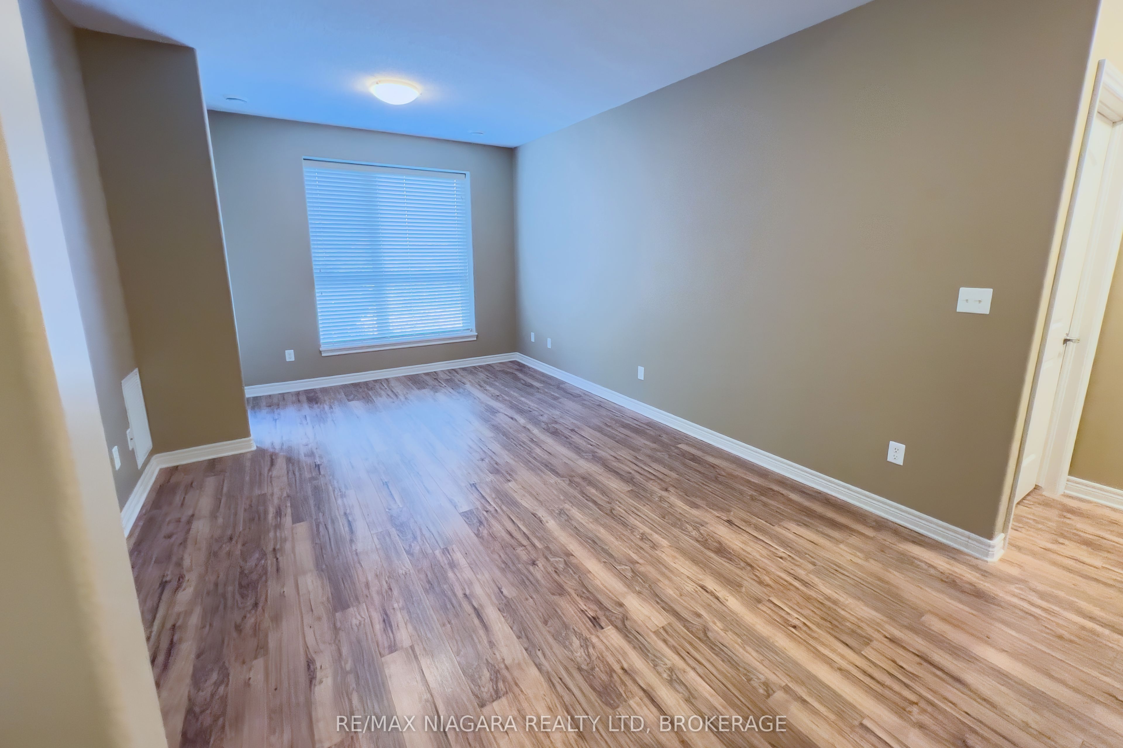 2799 St. Paul Avenue 306 Property Photo 8
