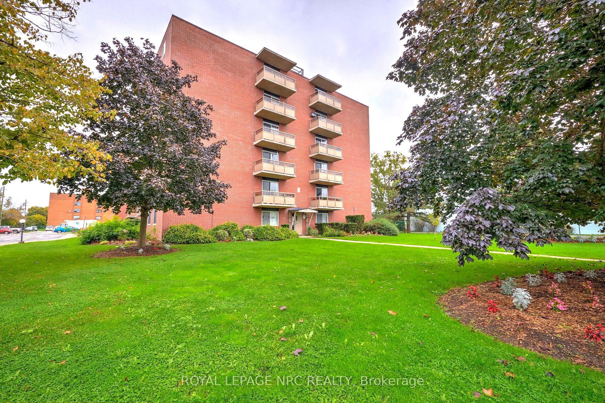 264 GRANTHAM Avenue 209 Property Photo 1