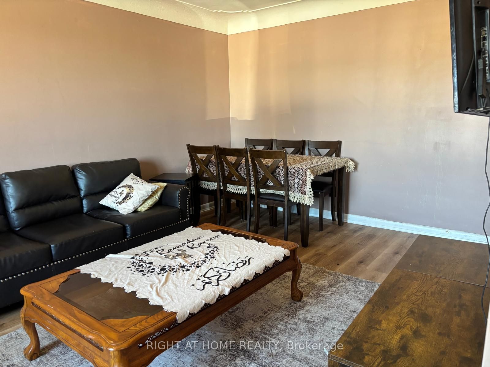 1224 Dunsmure Road Property Photo 5