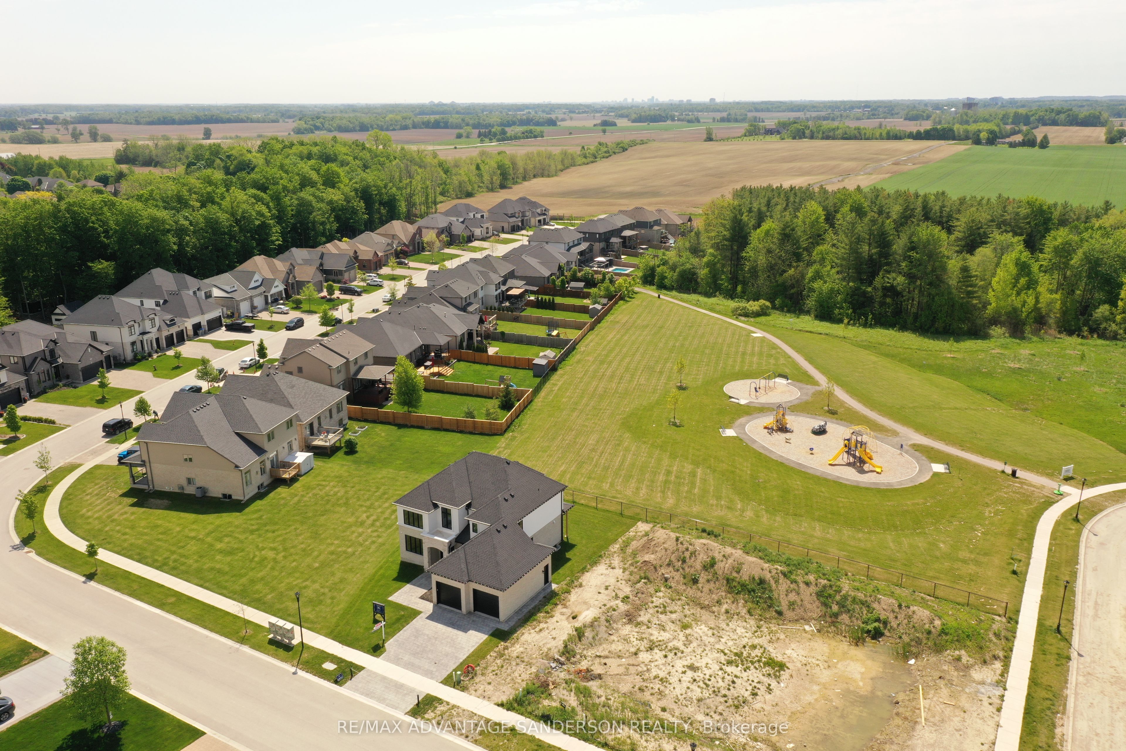 243 Songbird Lane Property Photo 4