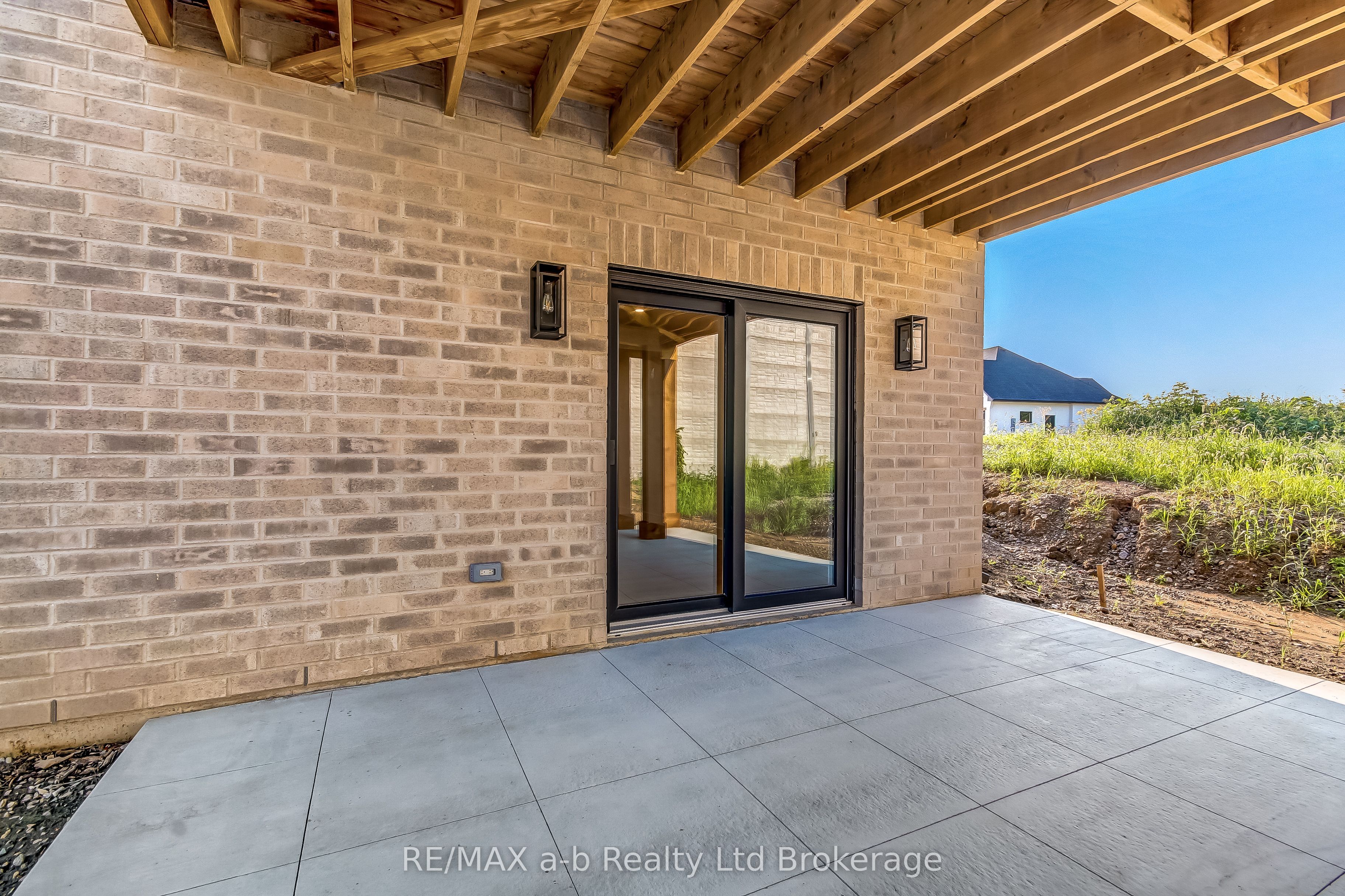 74 Herb Street Property Photo 5