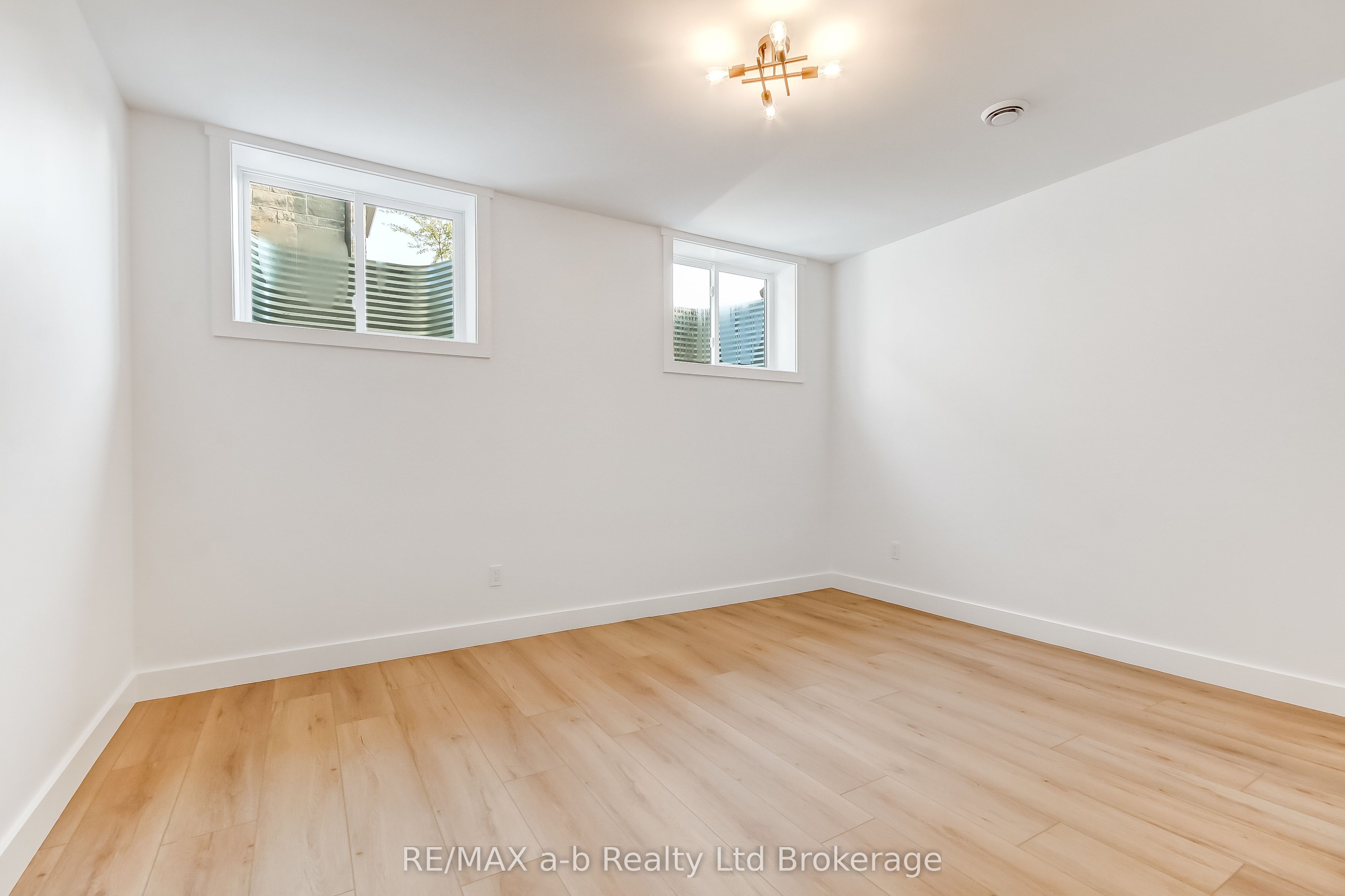 74 Herb Street Property Photo 27