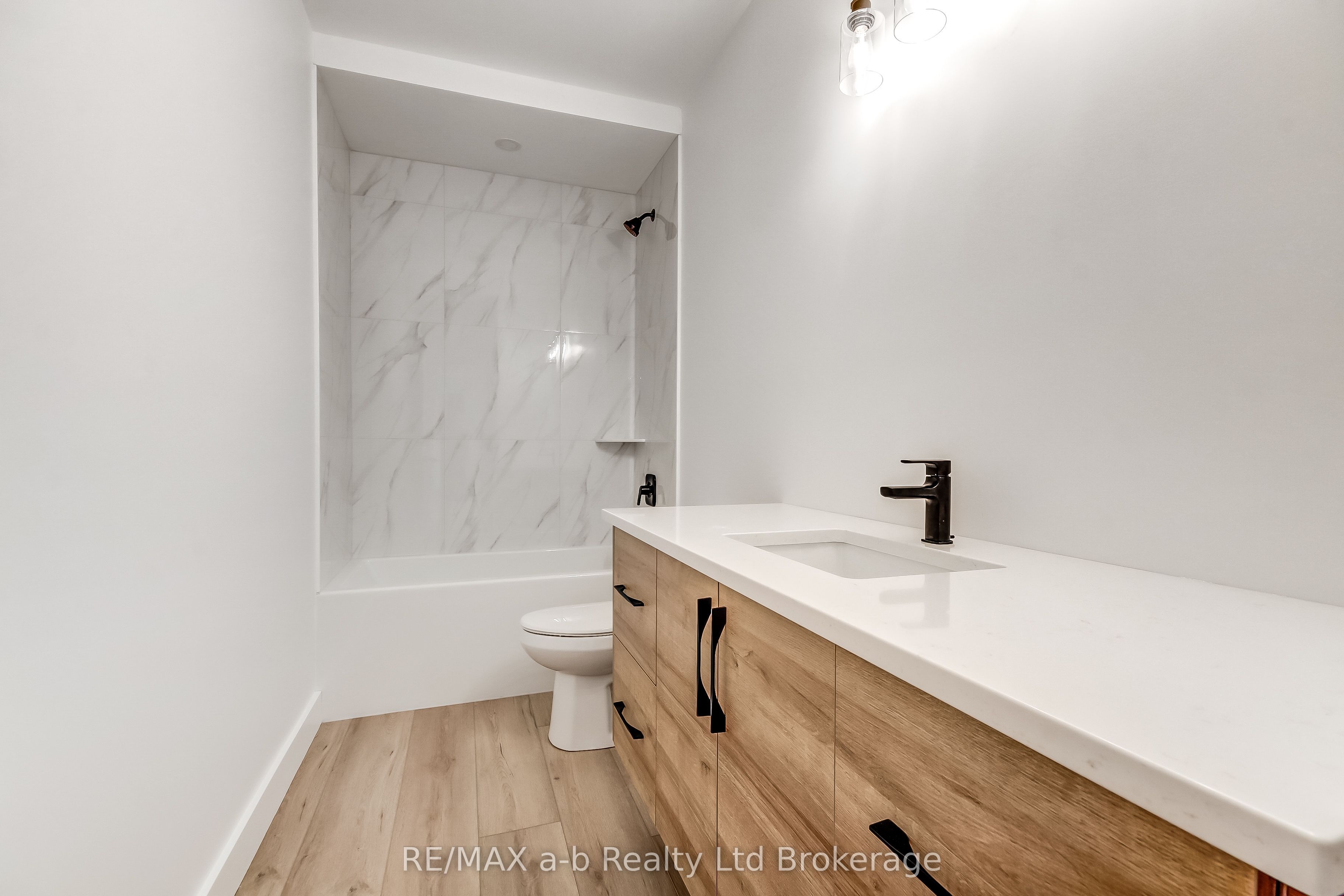 74 Herb Street Property Photo 28