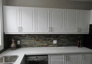 835 King Street E Property Photo 10
