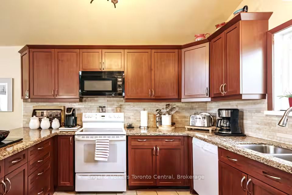 209860 Highway 26 Property Photo 14